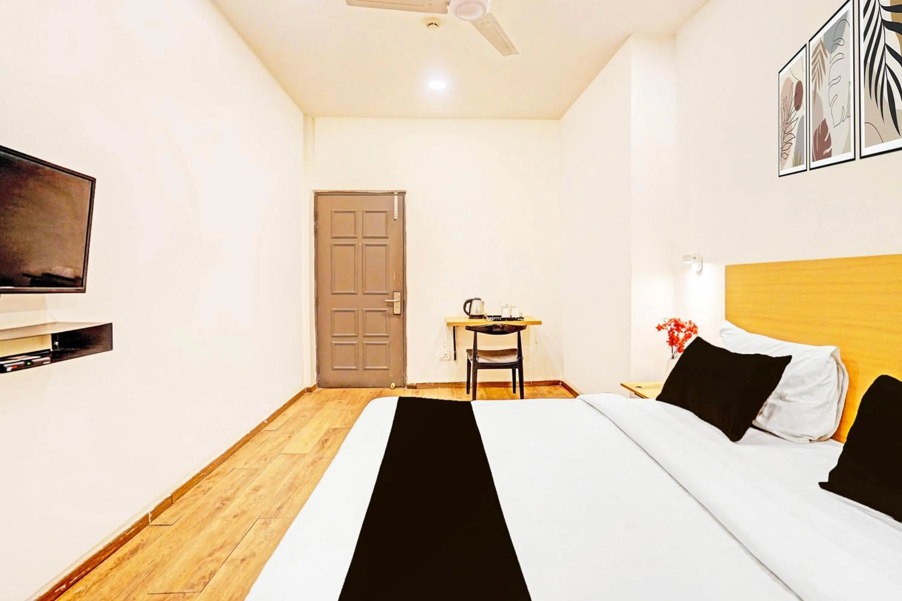 Bedroom, Bed in Super Townhouse Mukut Bazar