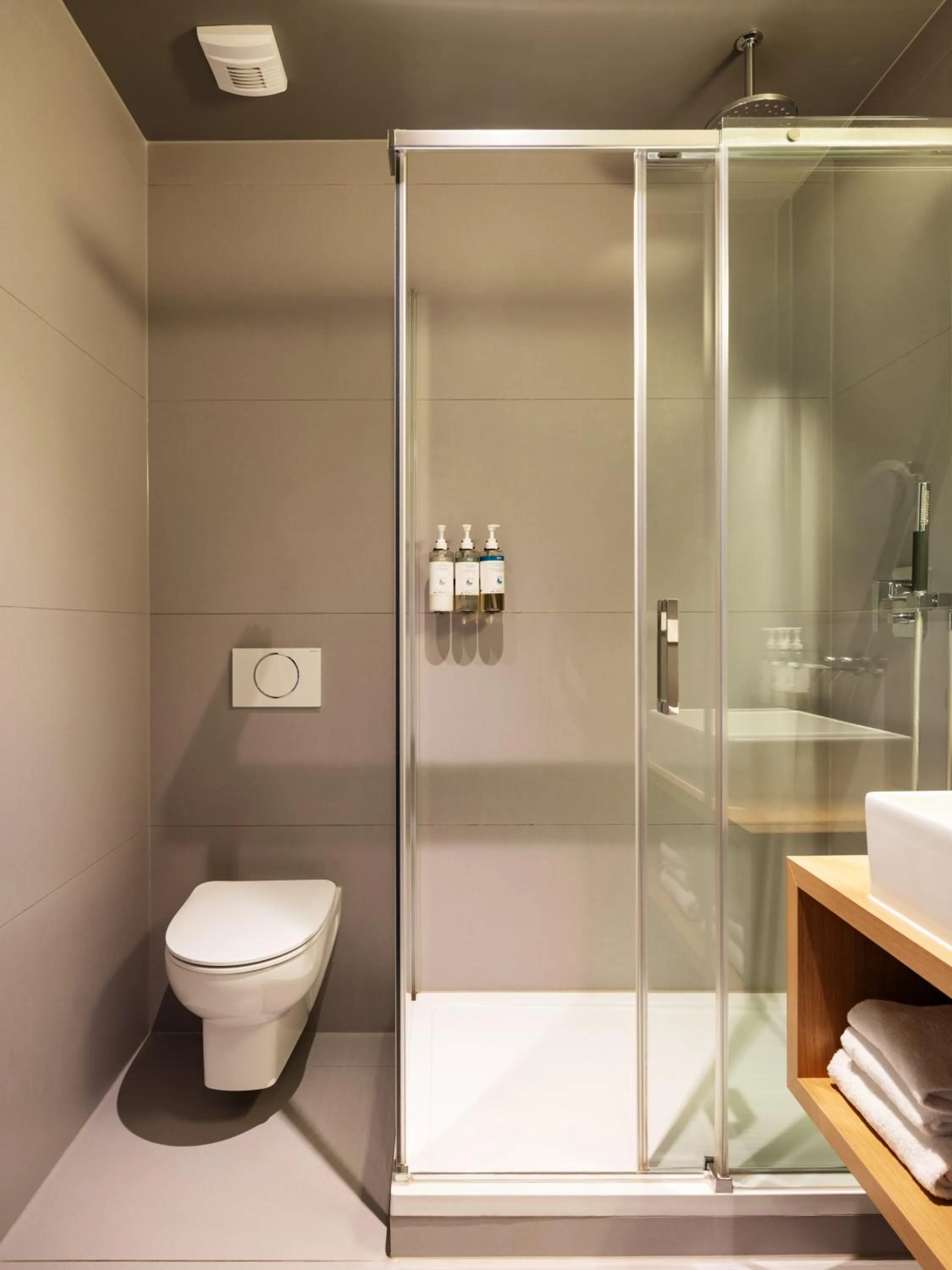 Bathroom in Numa Berlin Kudamm