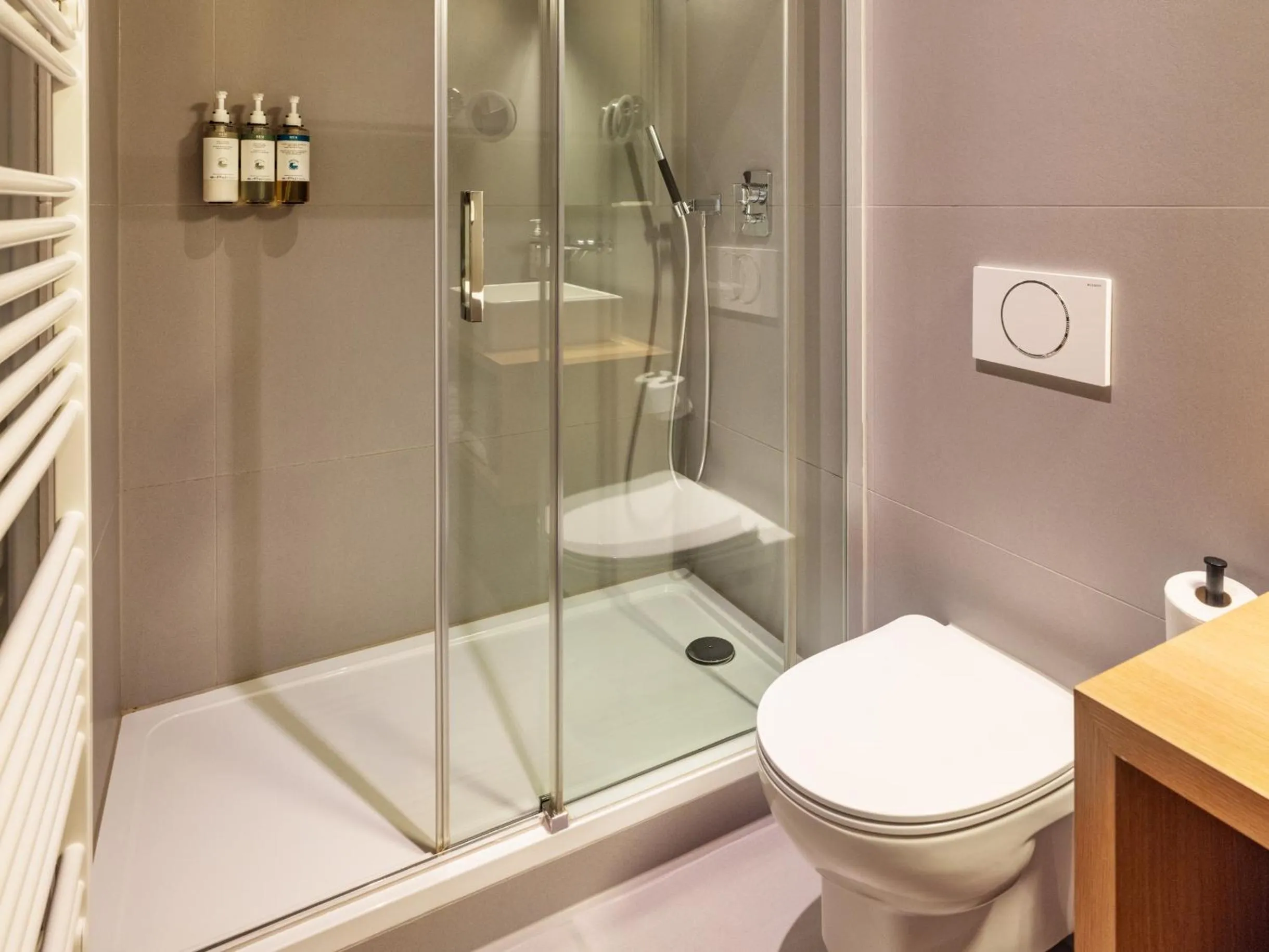 Shower in Numa Berlin Kudamm