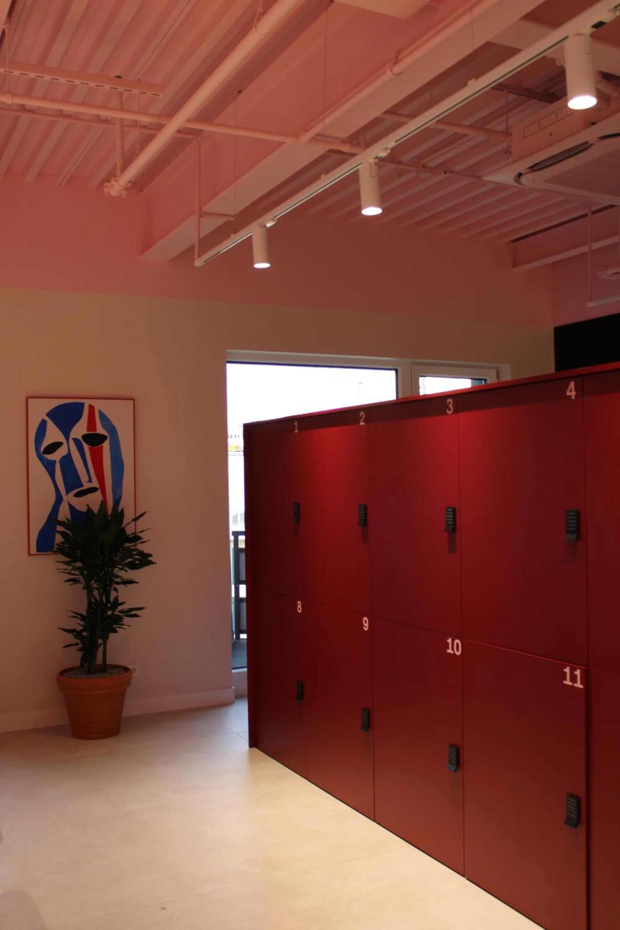 locker in about:berlin Hotel