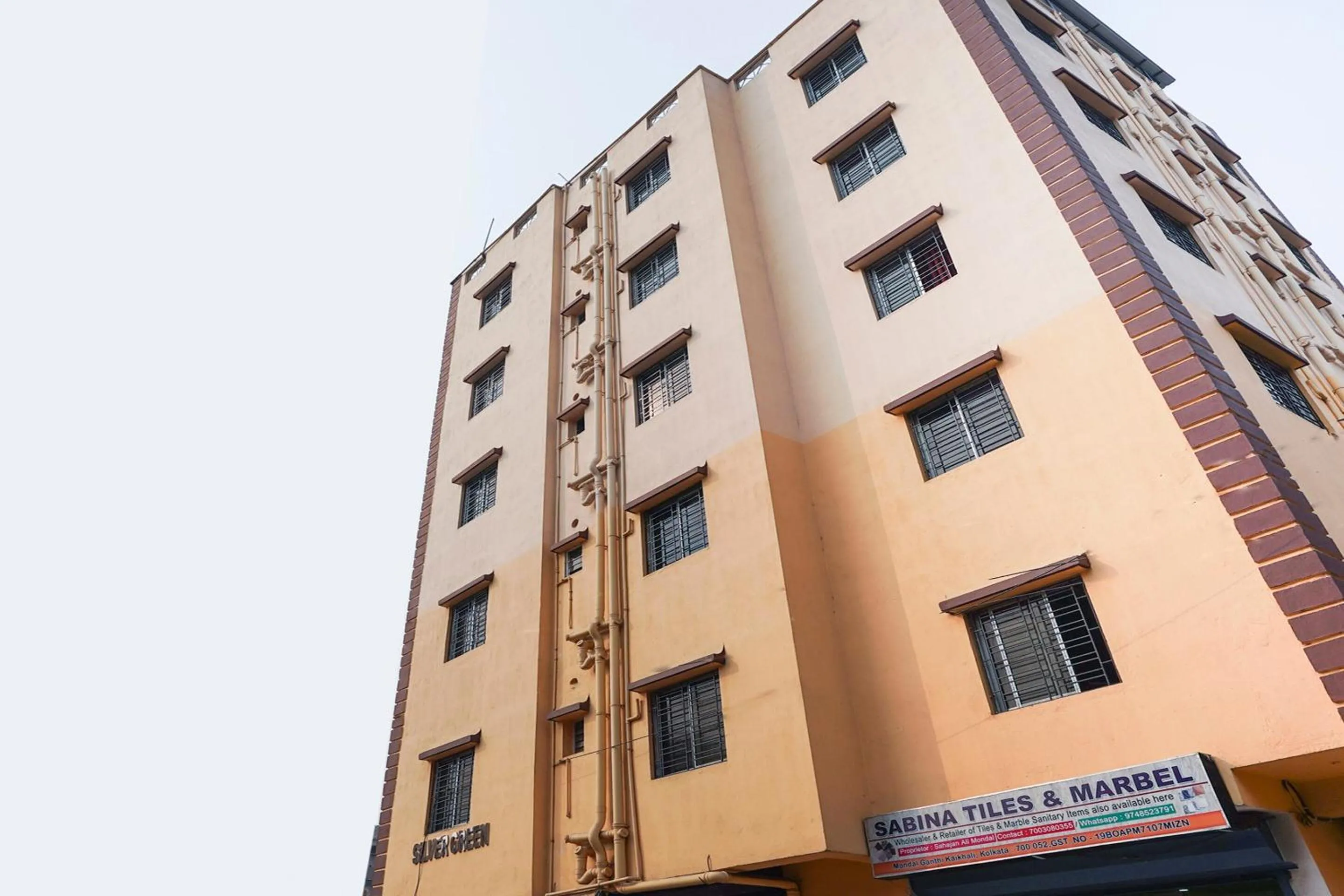 Facade/entrance in SPOT ON Silver Green