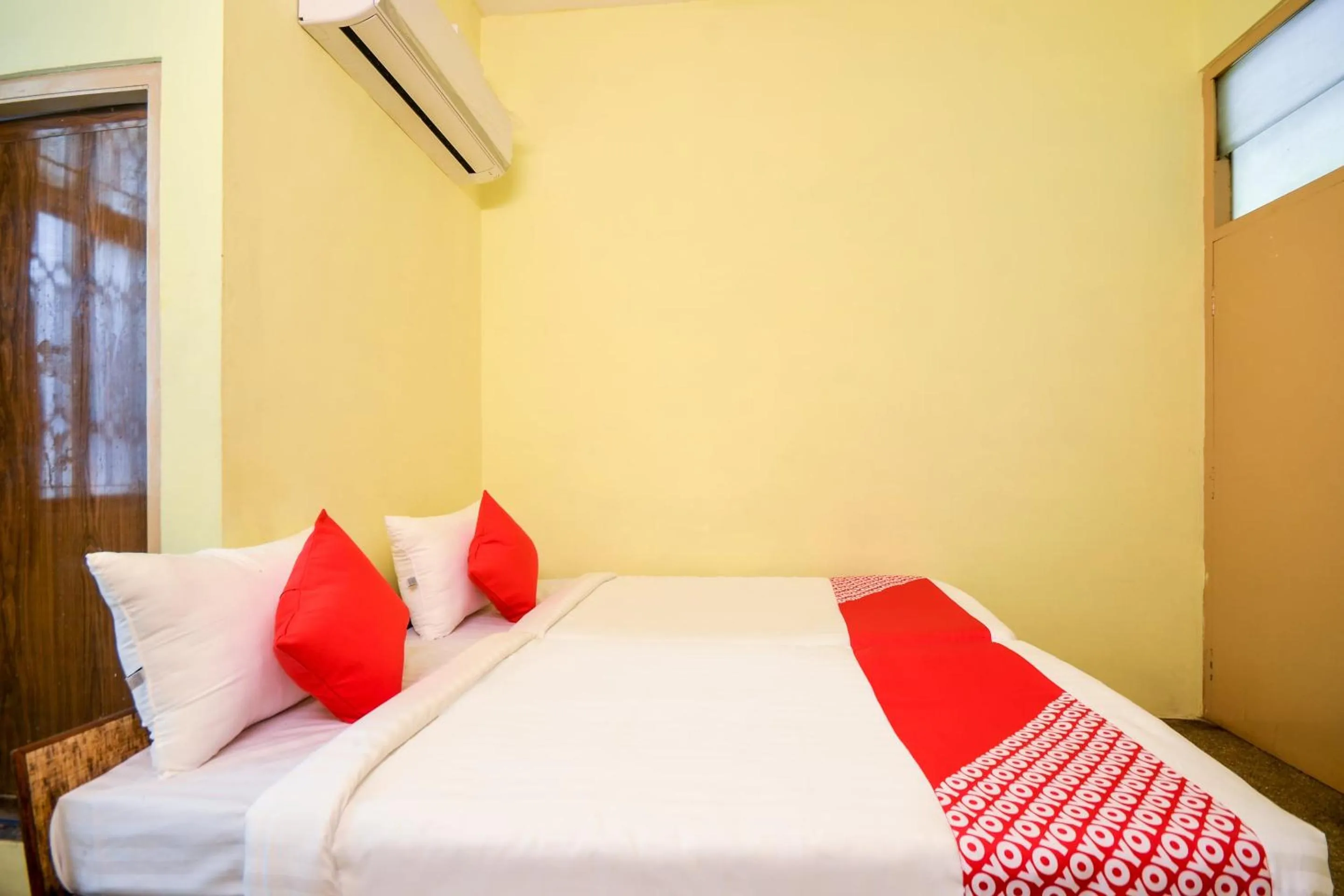 Bedroom, Bed in Super Hotel O Aruljothi Gandhipuram Bus Terminus