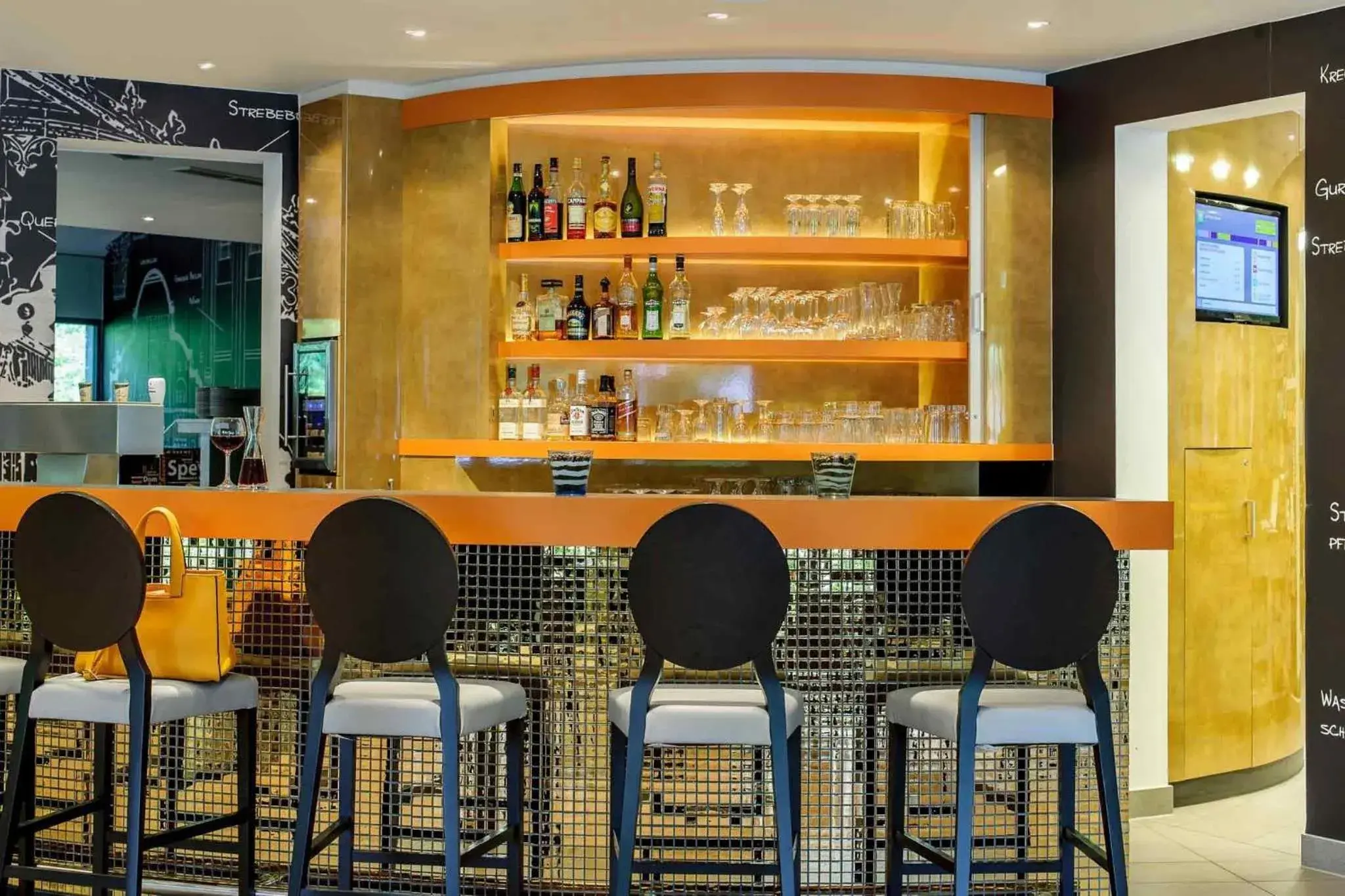 Lounge or bar in ibis Styles Speyer Lounge or bar in ibis Styles Speyer