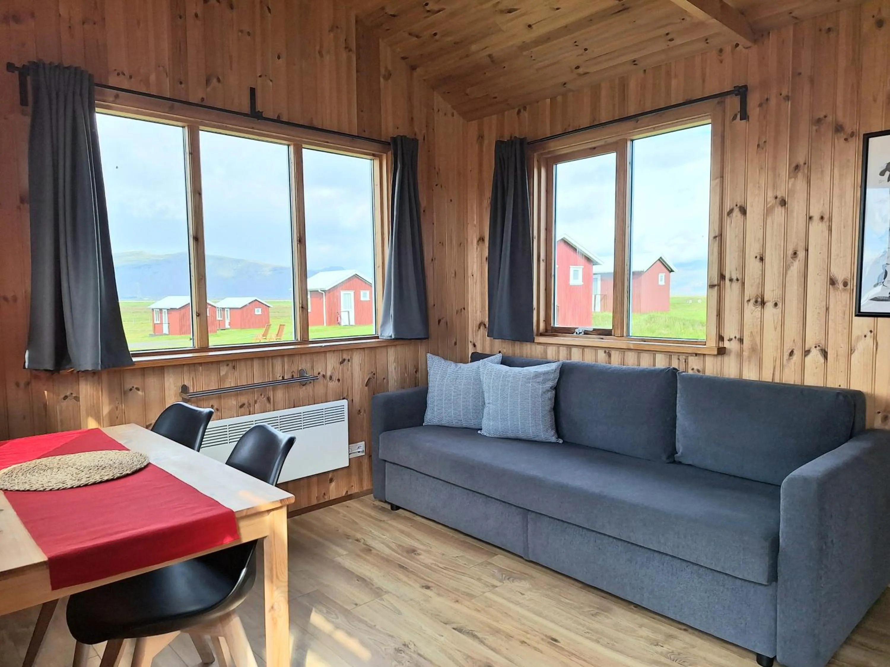 Living room in Lambhus Glacier View Cabins