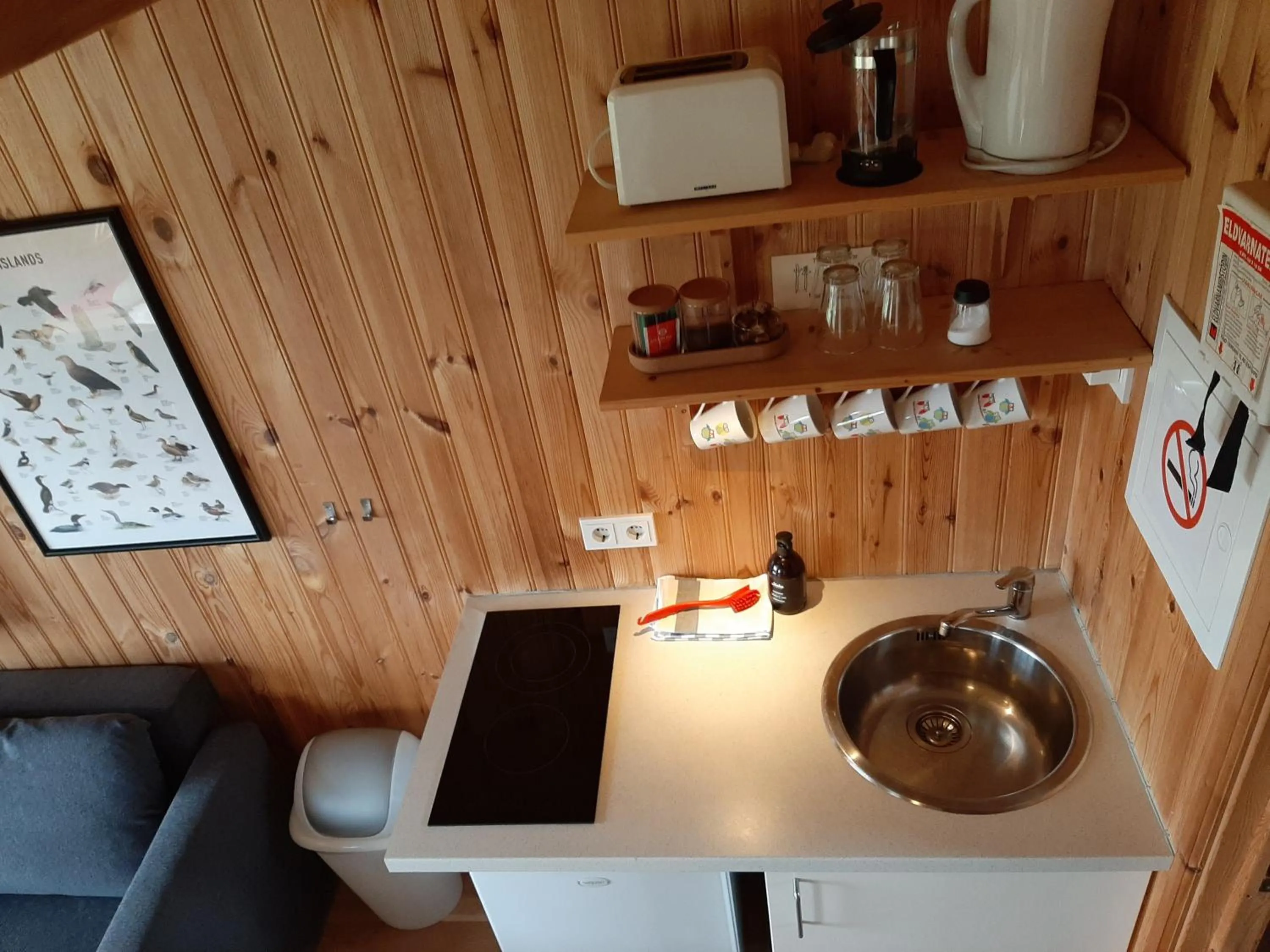 Kitchen or kitchenette in Lambhus Glacier View Cabins
