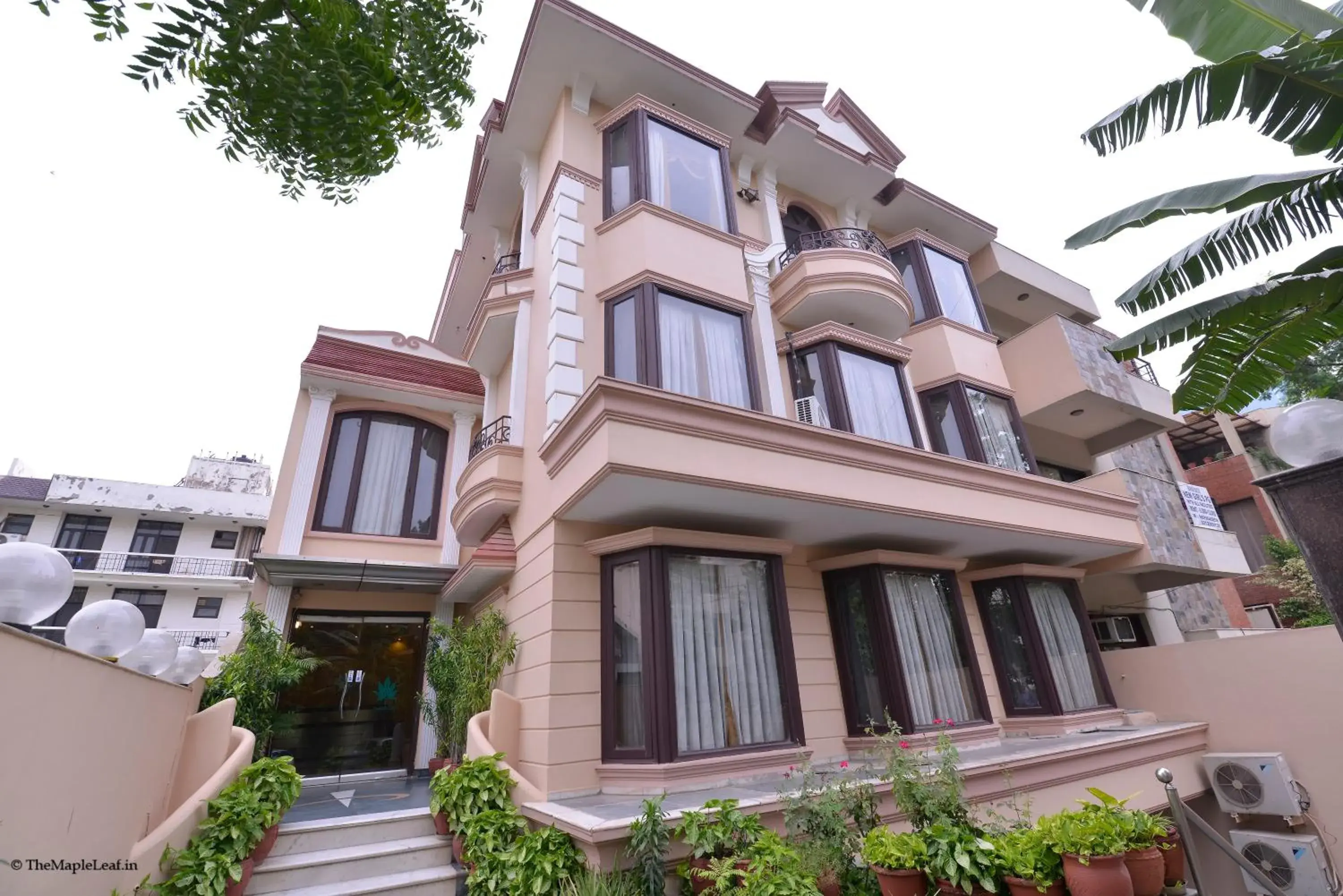 Facade/entrance in The Maple Leaf @ DLF Cyber City Facade/entrance in The Maple Leaf @ DLF Cyber City