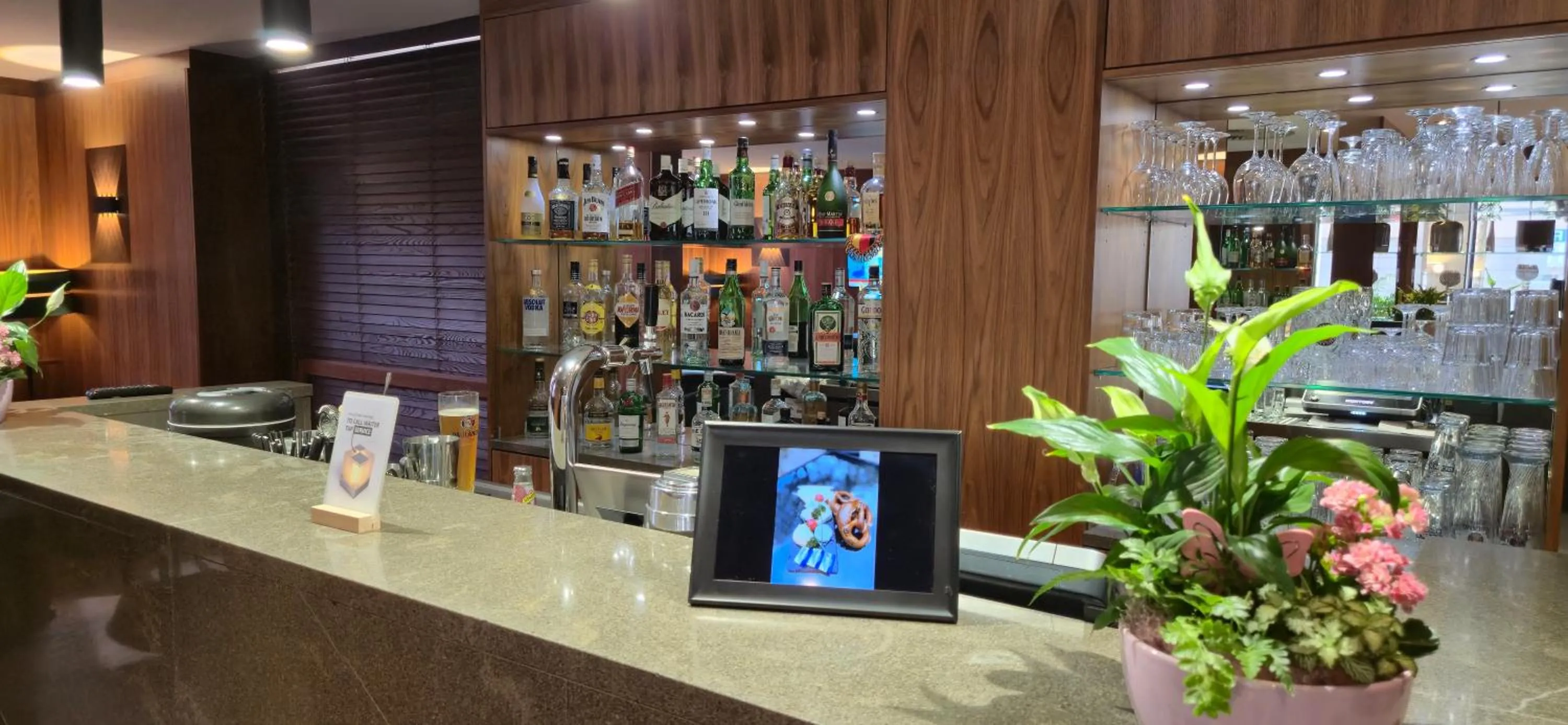 Lounge or bar in K+K Hotel am Harras