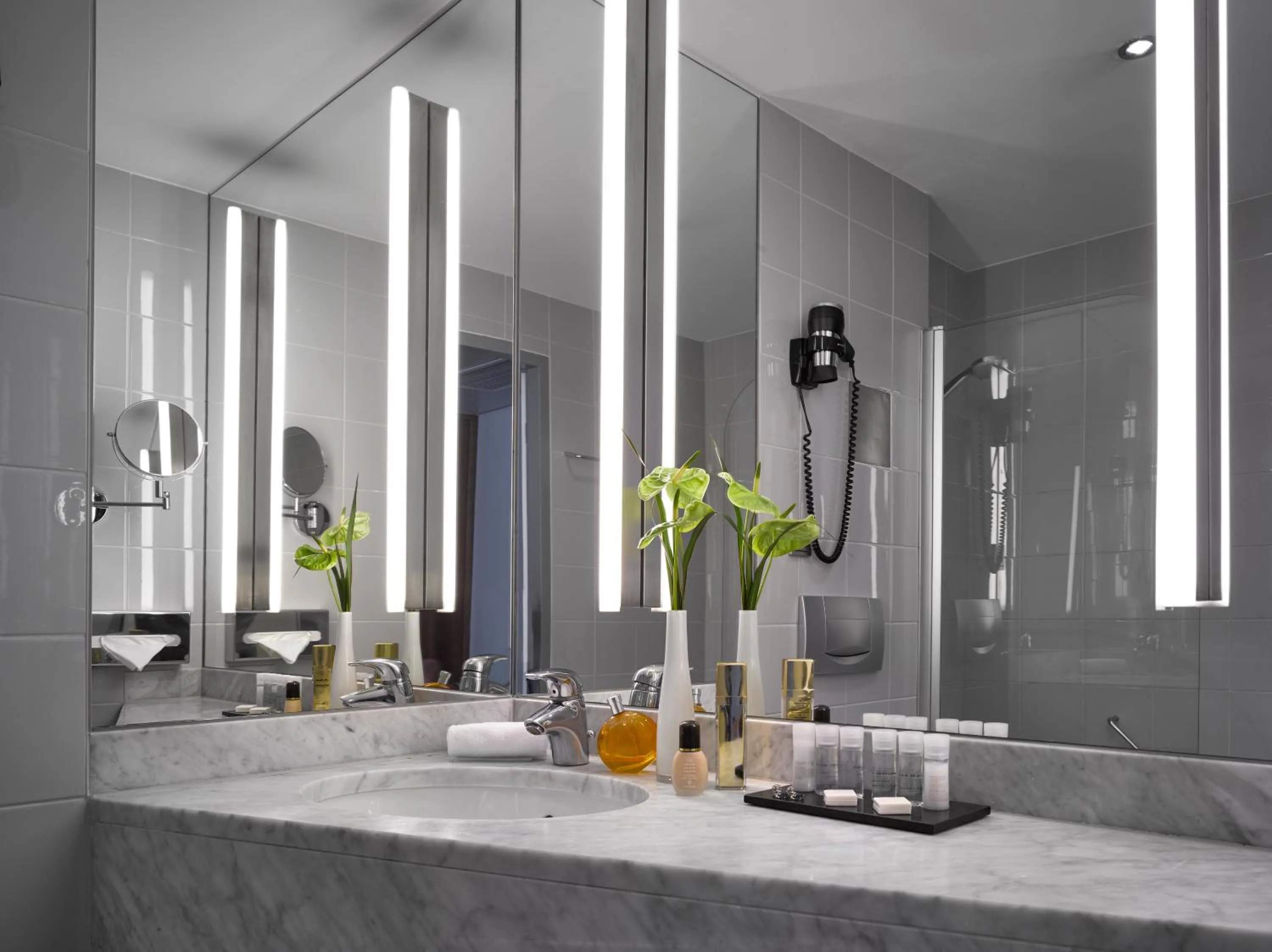 Bathroom in K+K Hotel am Harras