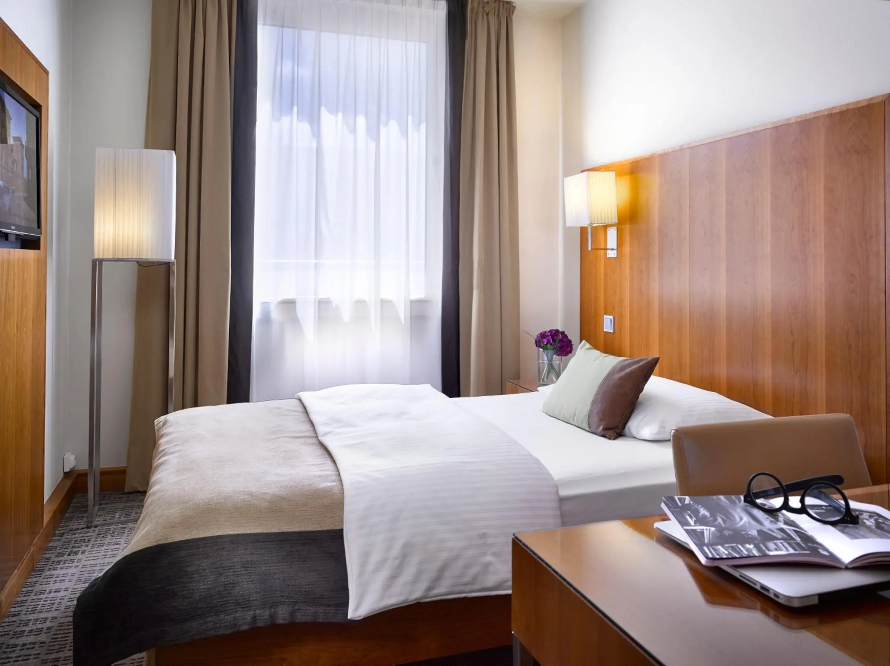 Photo of the whole room, Bed in K+K Hotel am Harras Photo of the whole room, Bed in K+K Hotel am Harras