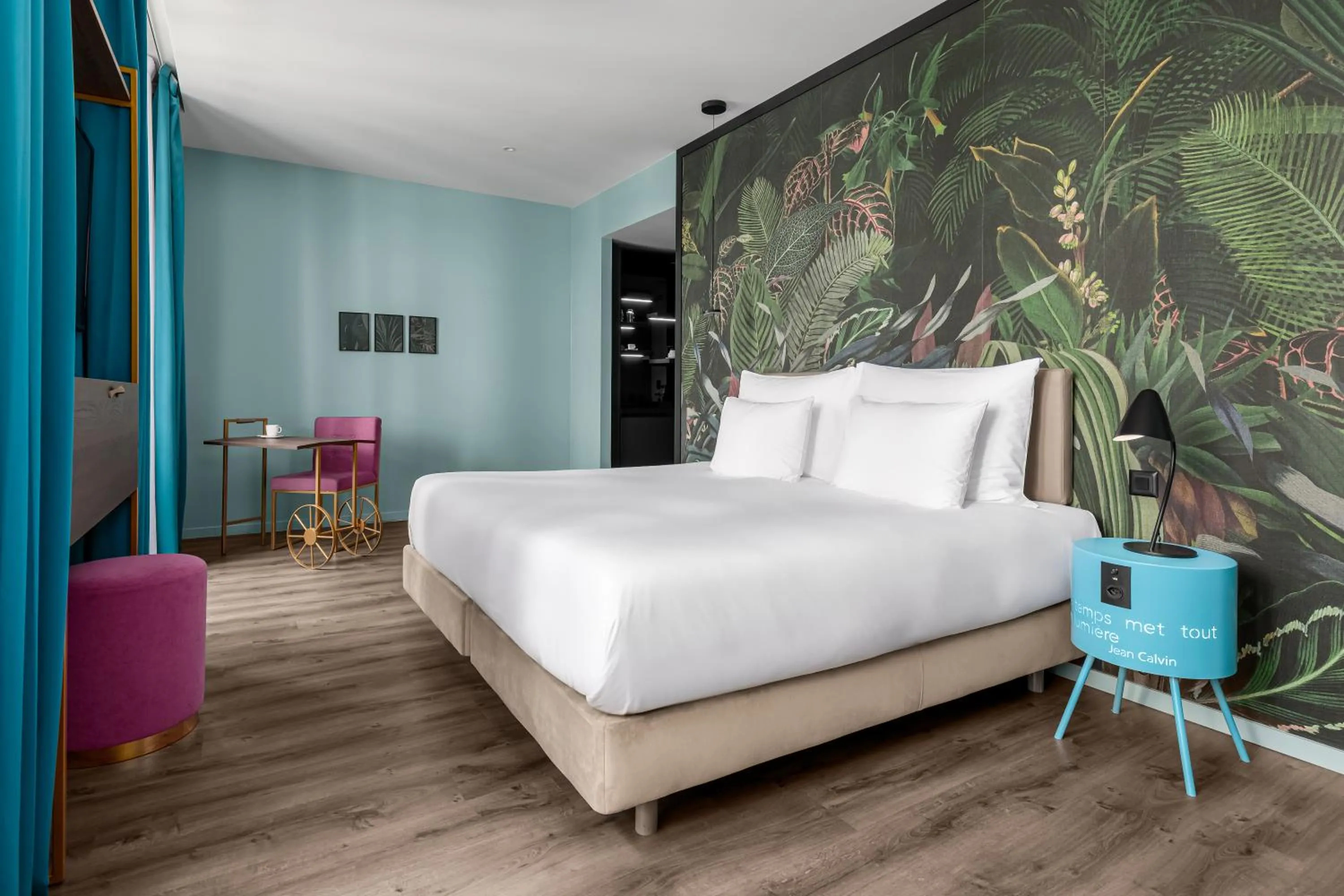 Bed in Marmont Hotel