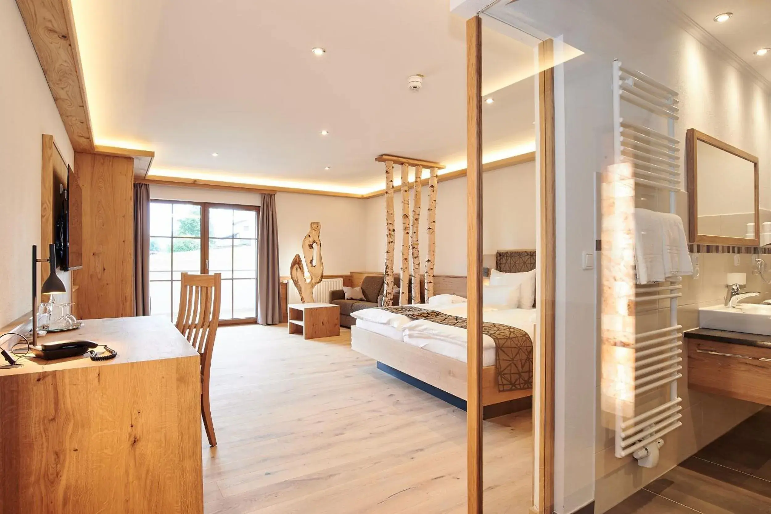 Deluxe Double Room with Balcony in Naturhotel Reissenlehen Deluxe Double Room with Balcony in Naturhotel Reissenlehen