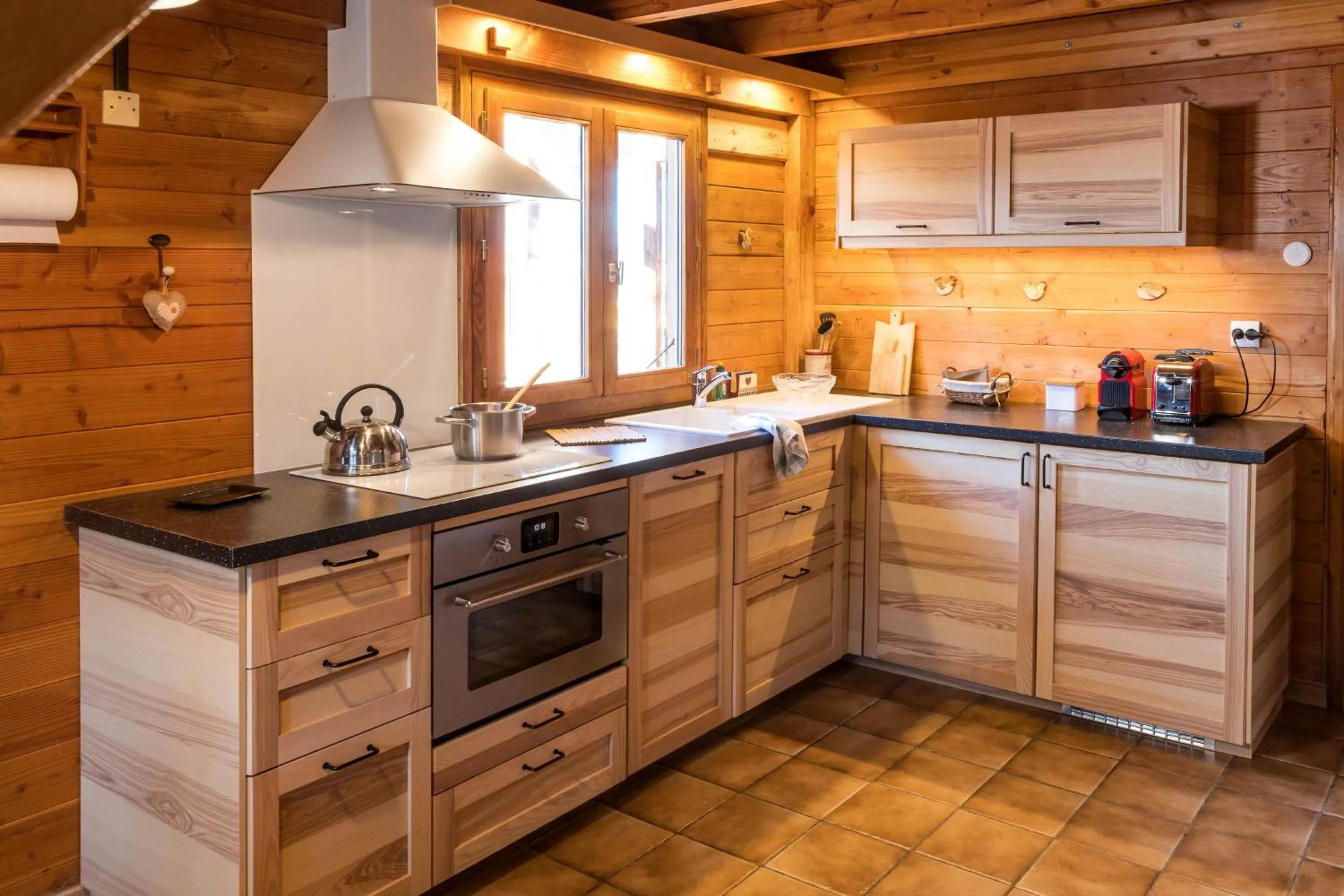 Kitchen or kitchenette in Chalet Carpe Diem