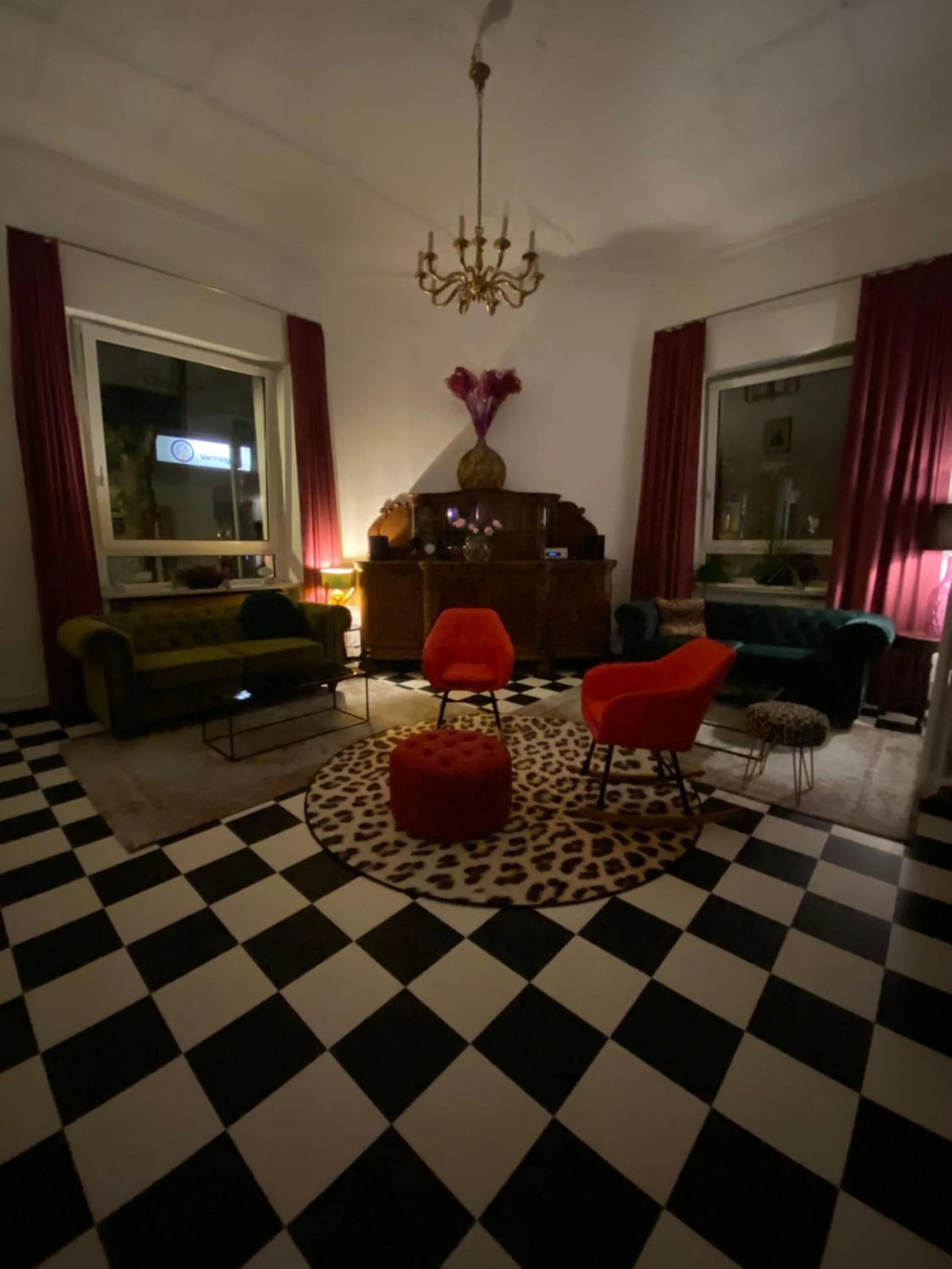 Seating area in SmartHotel Mystique Self check-in