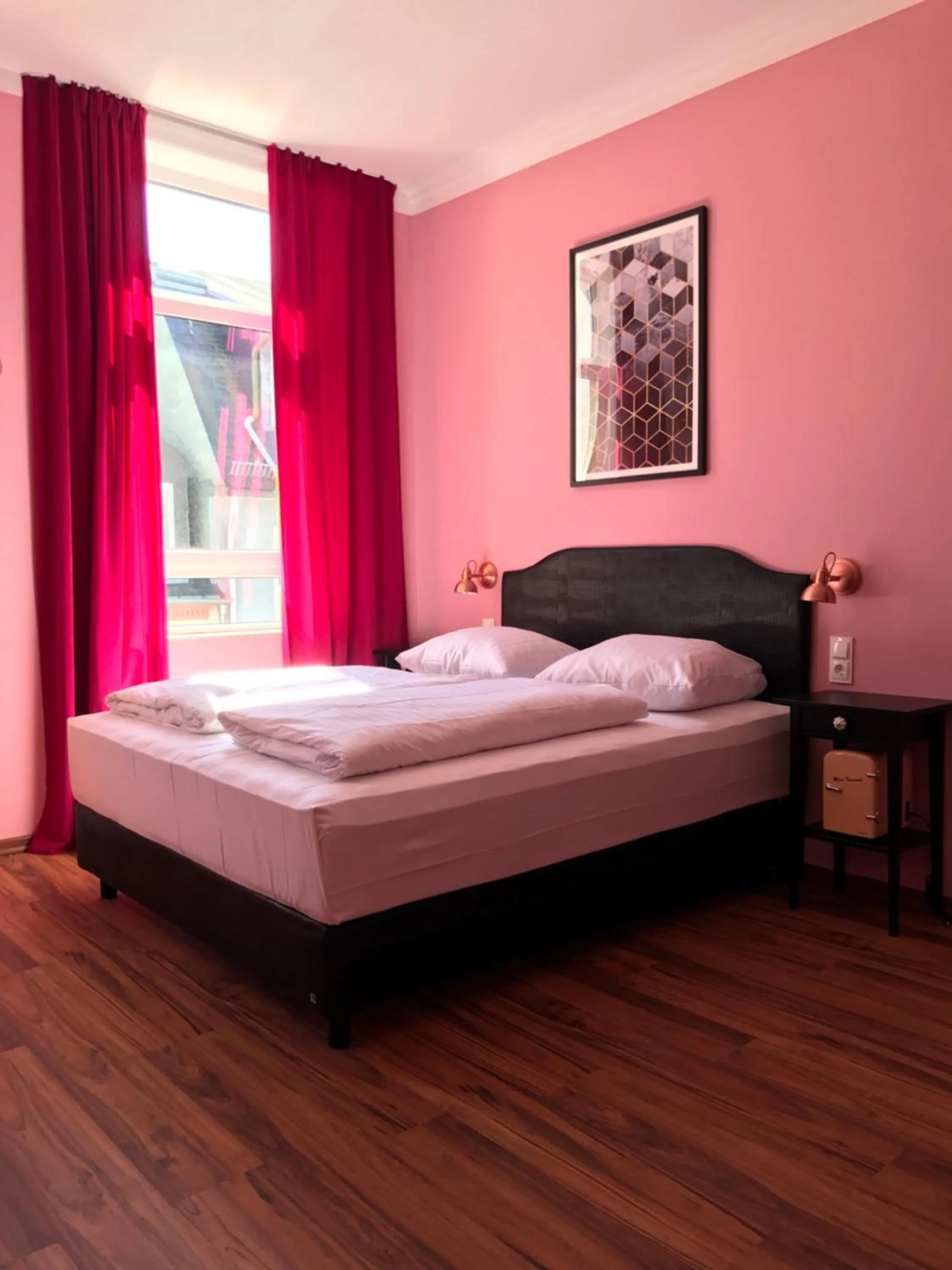 Photo of the whole room, Bed in SmartHotel Mystique Self check-in