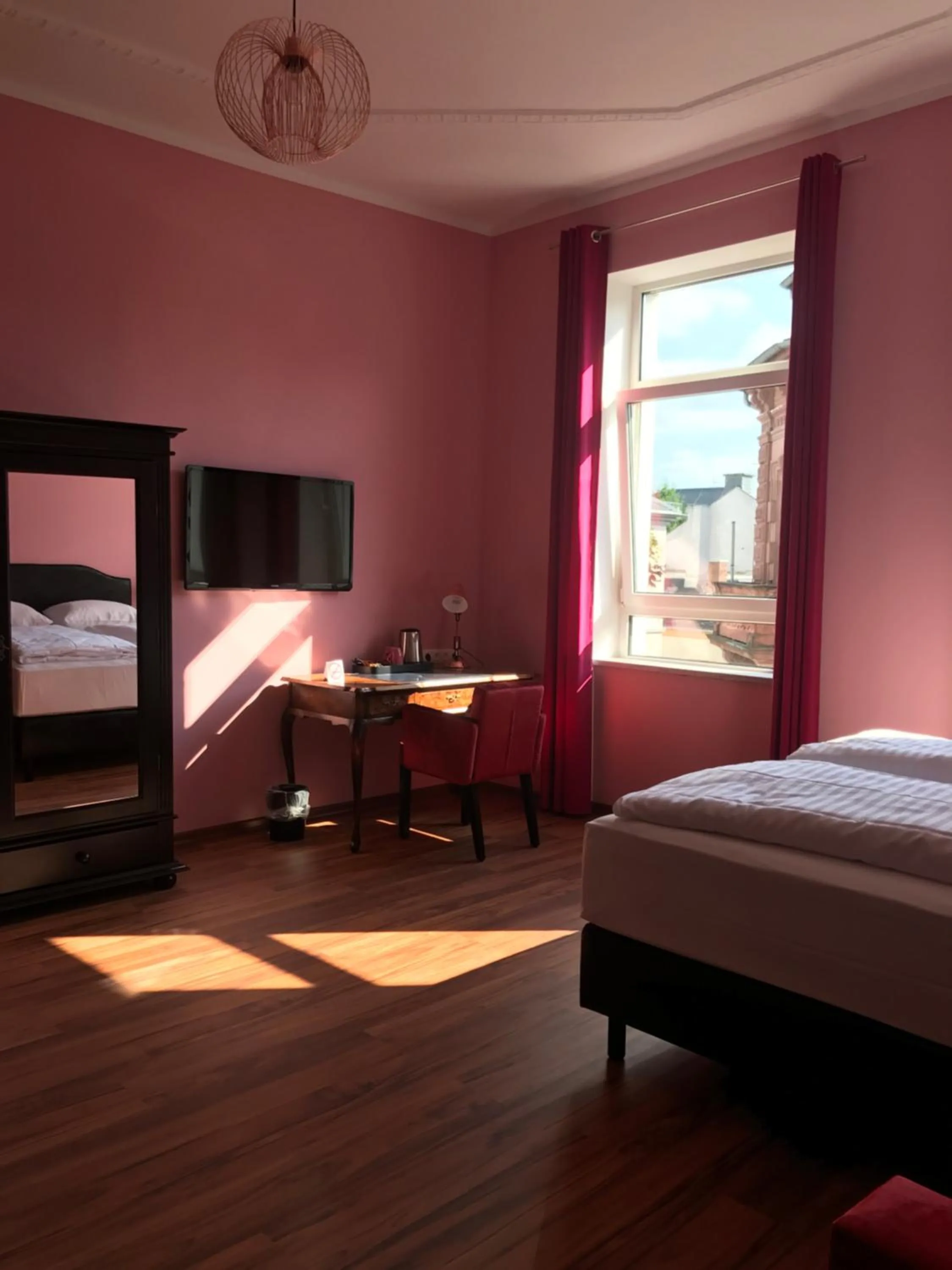 Photo of the whole room, Bed in SmartHotel Mystique Self check-in