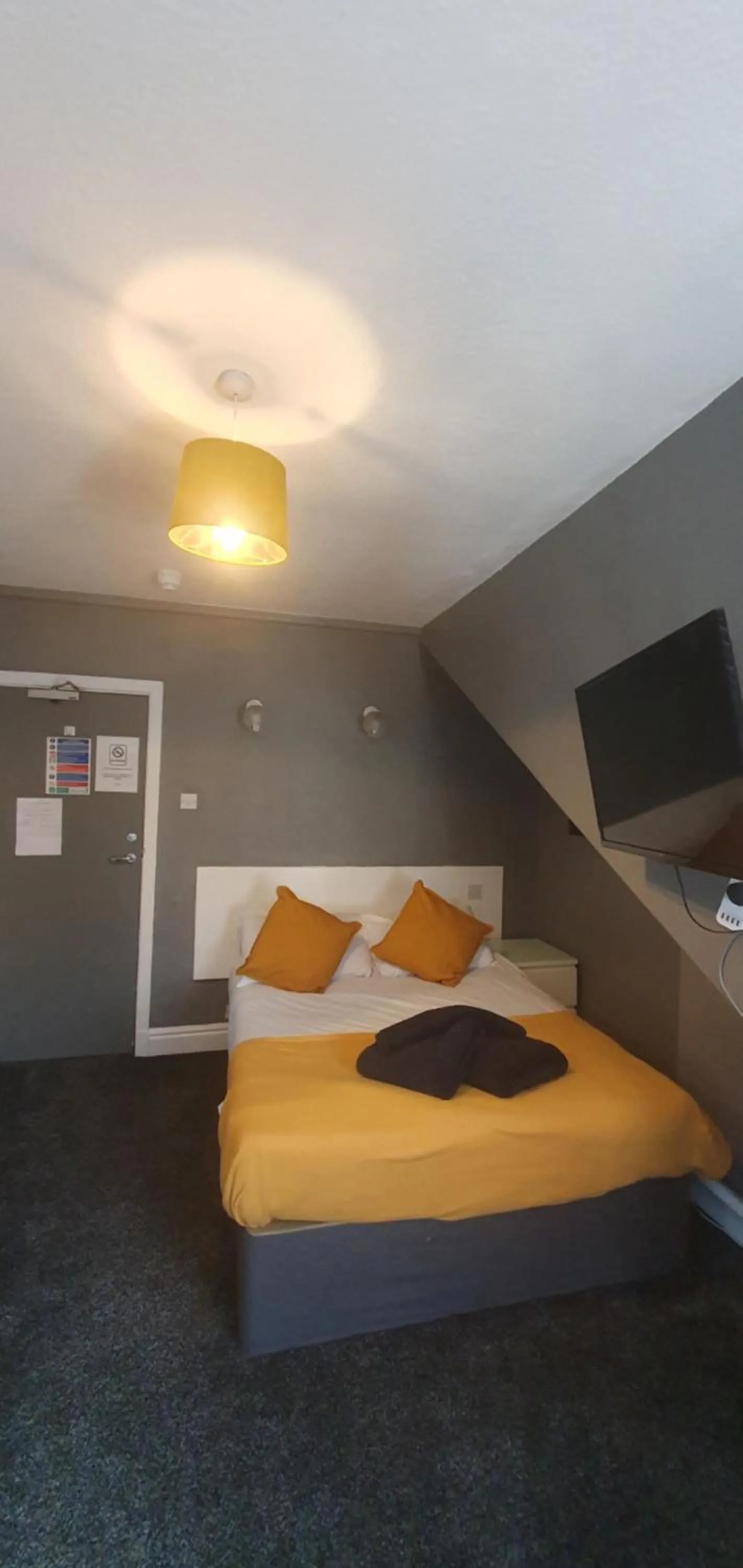 Bed in South Beach Kings Promenade Hotel