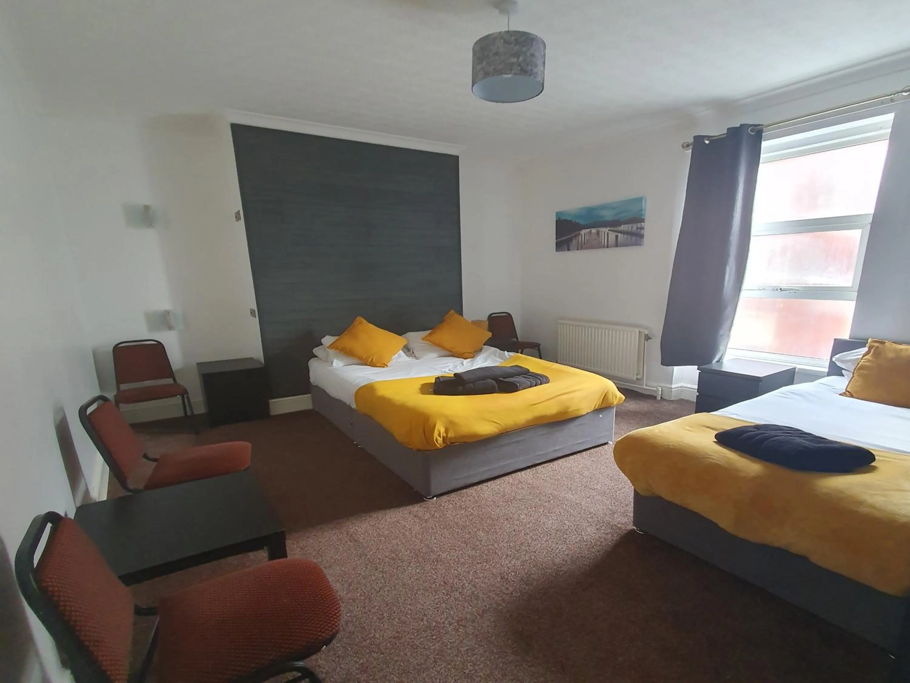 Bed in South Beach Kings Promenade Hotel