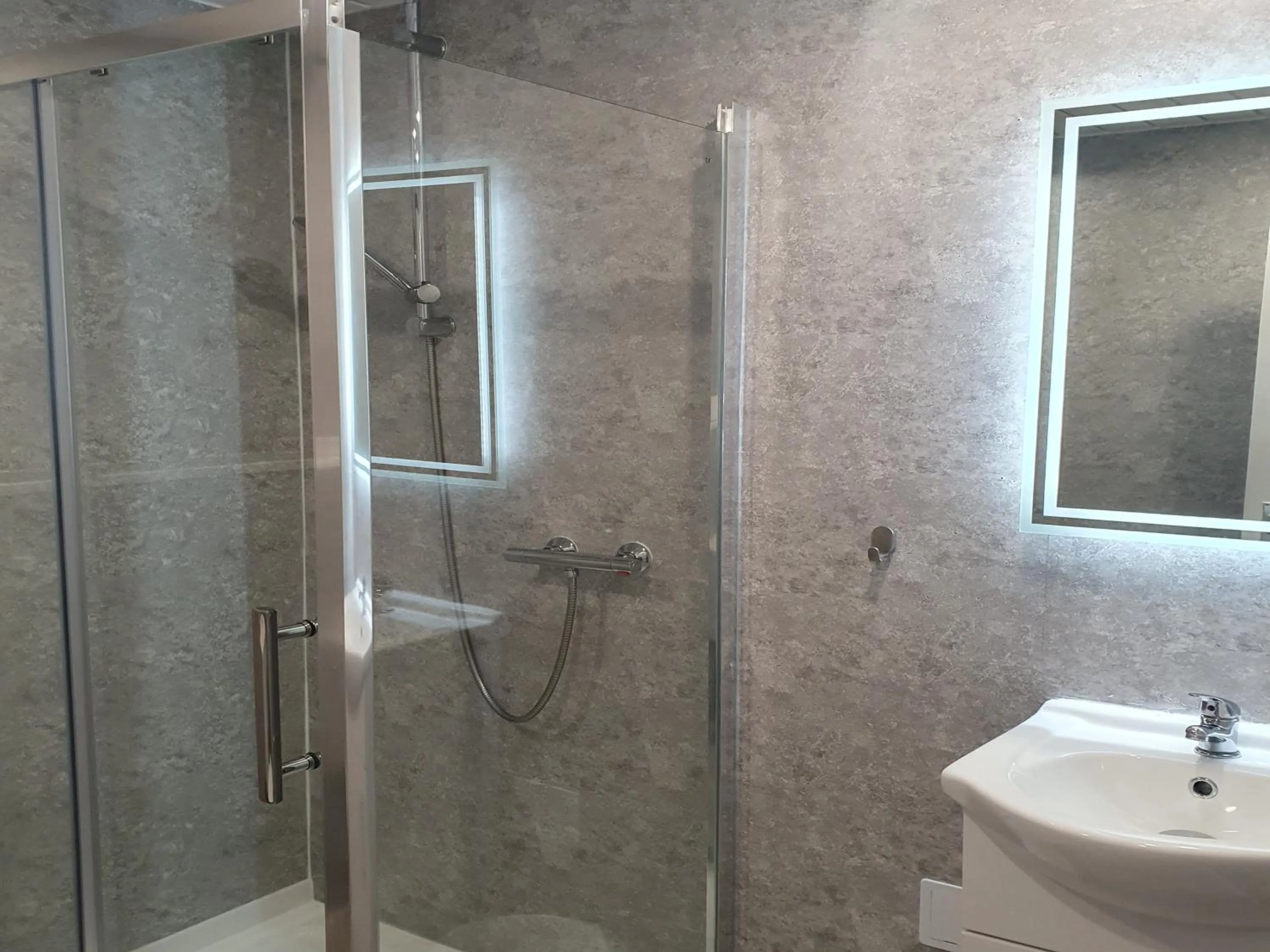 South Beach Kings Promenade Hotel