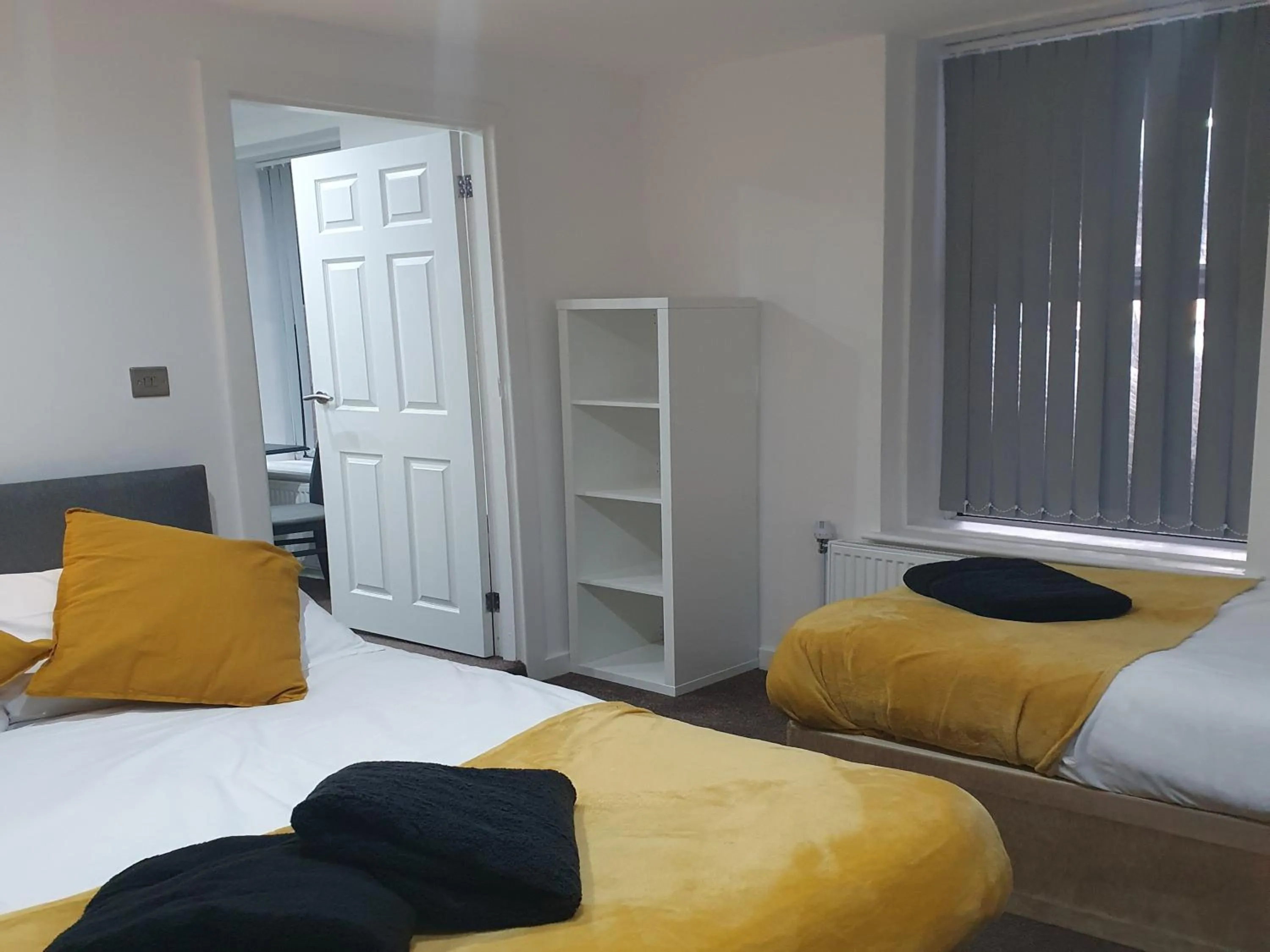 Bed in South Beach Kings Promenade Hotel