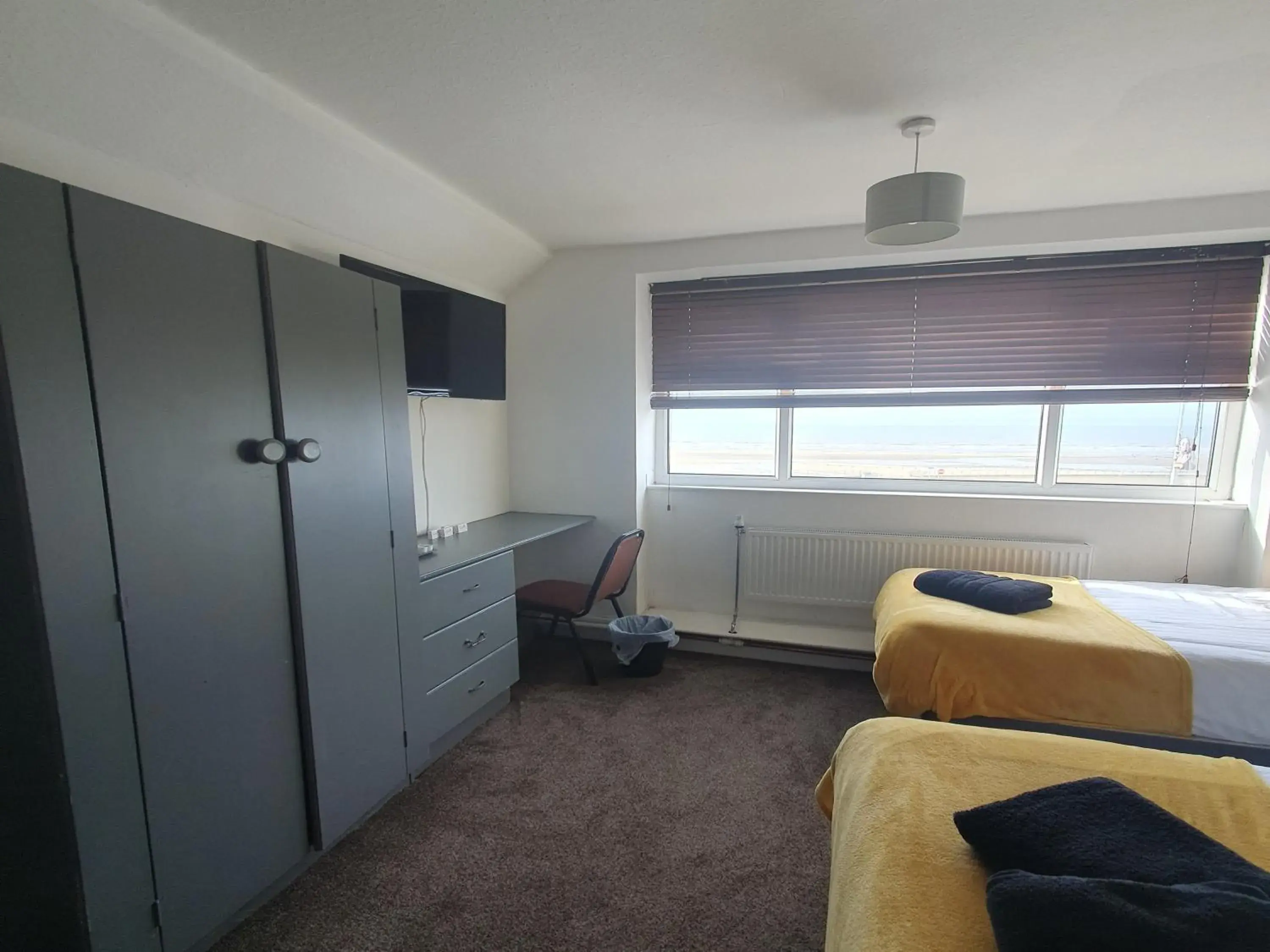 Bed in South Beach Kings Promenade Hotel Bed in South Beach Kings Promenade Hotel