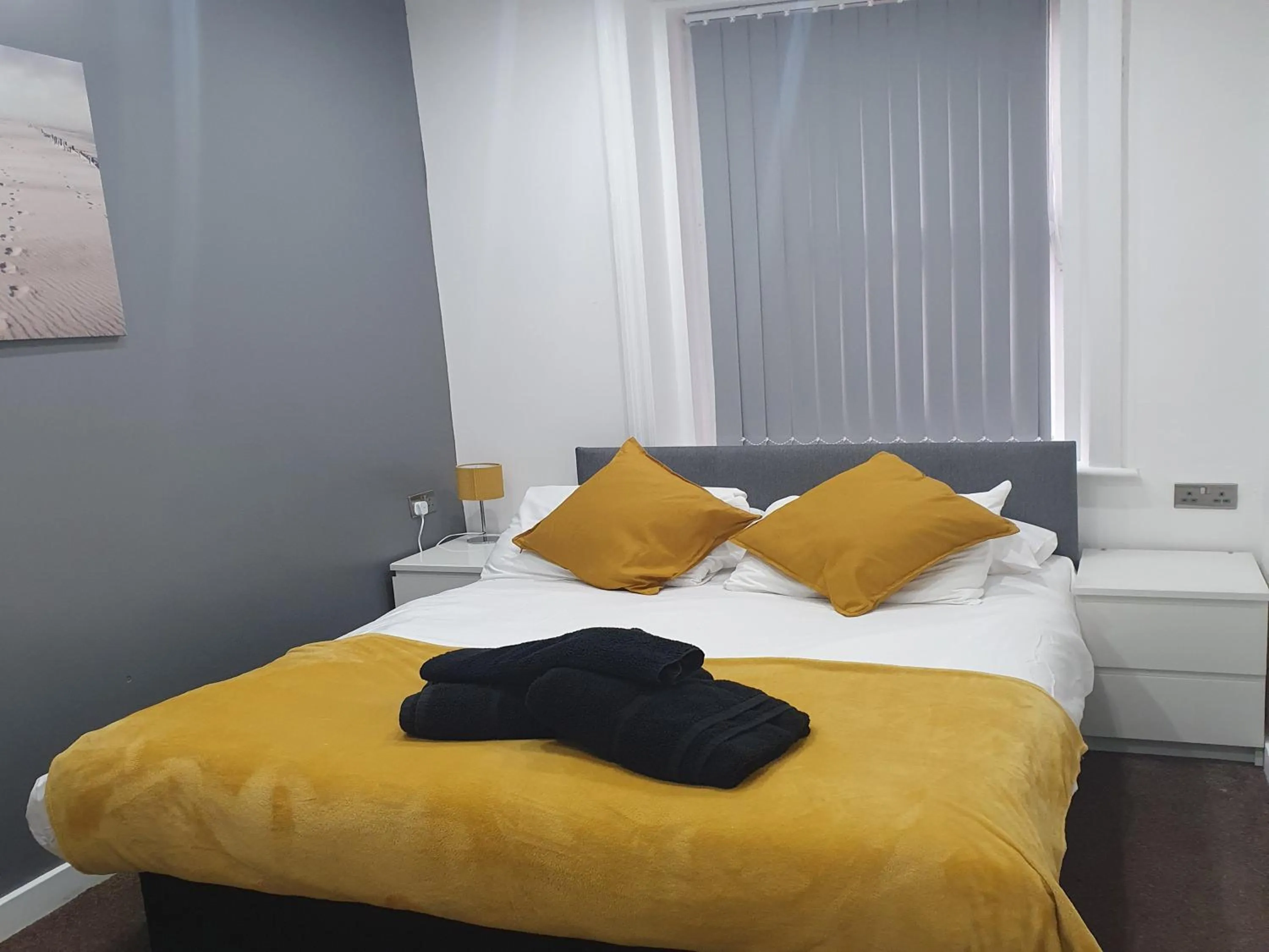 Bed in South Beach Kings Promenade Hotel