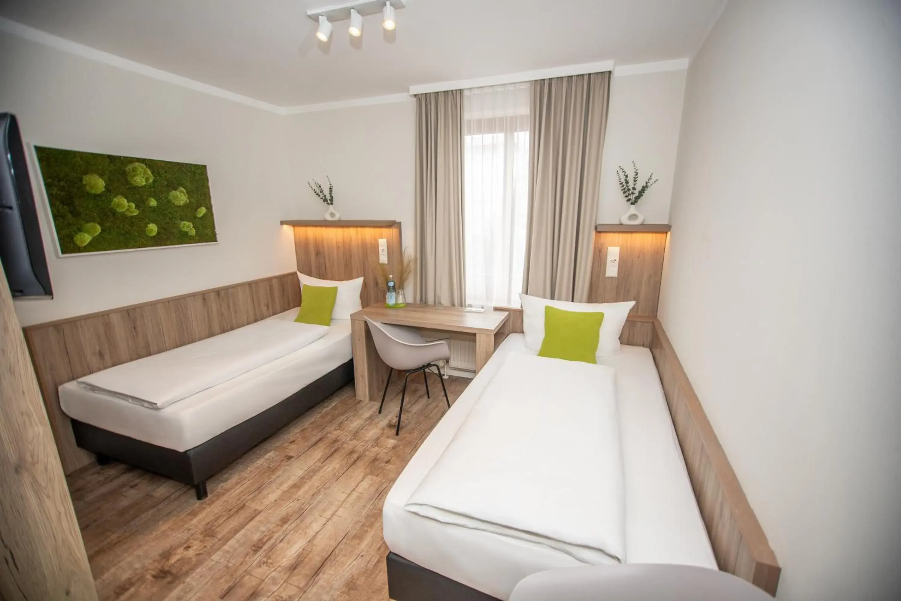 Twin Room in Hotel Perlach Allee by Blattl Twin Room in Hotel Perlach Allee by Blattl