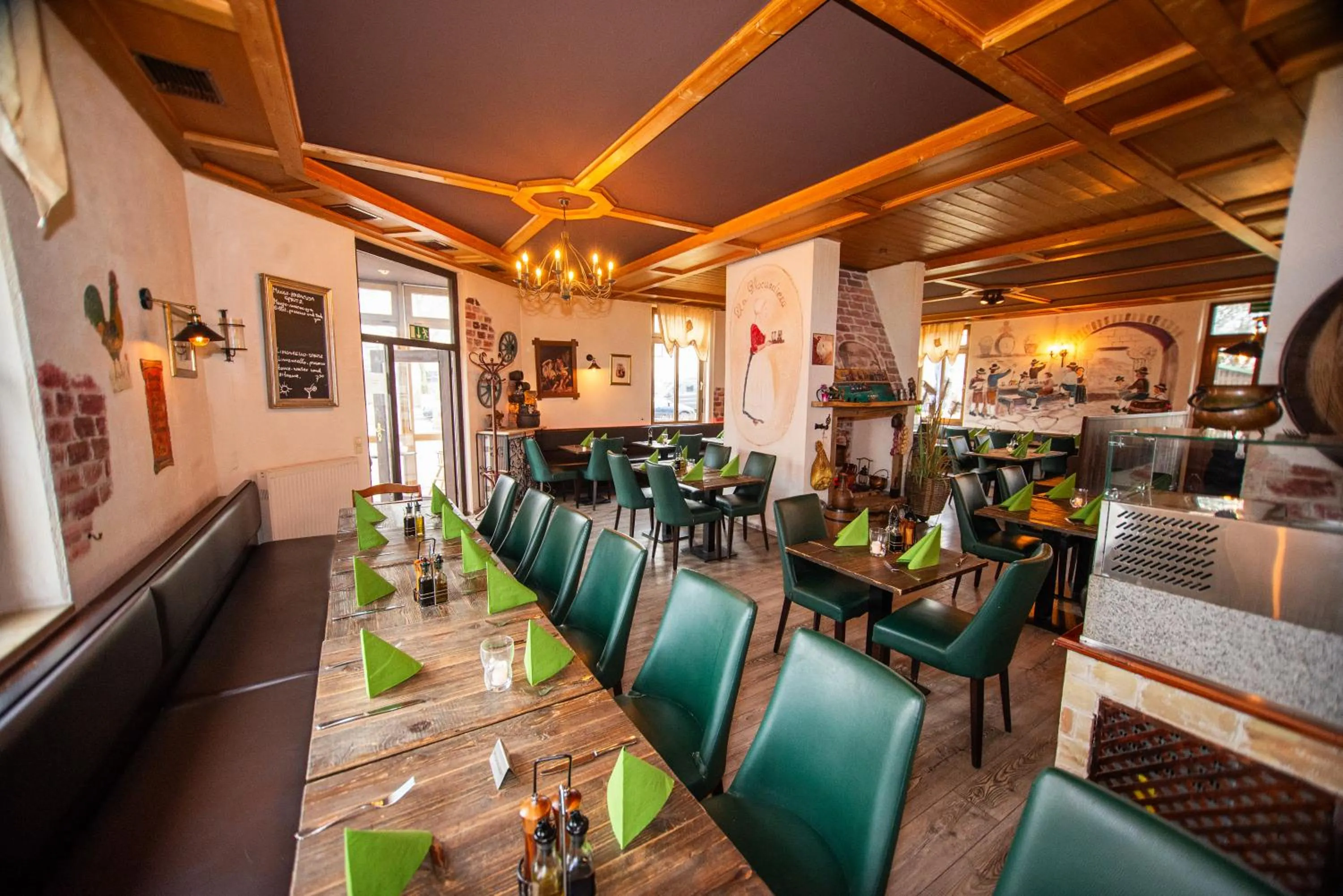 Restaurant/places to eat in Hotel Perlach Allee by Blattl