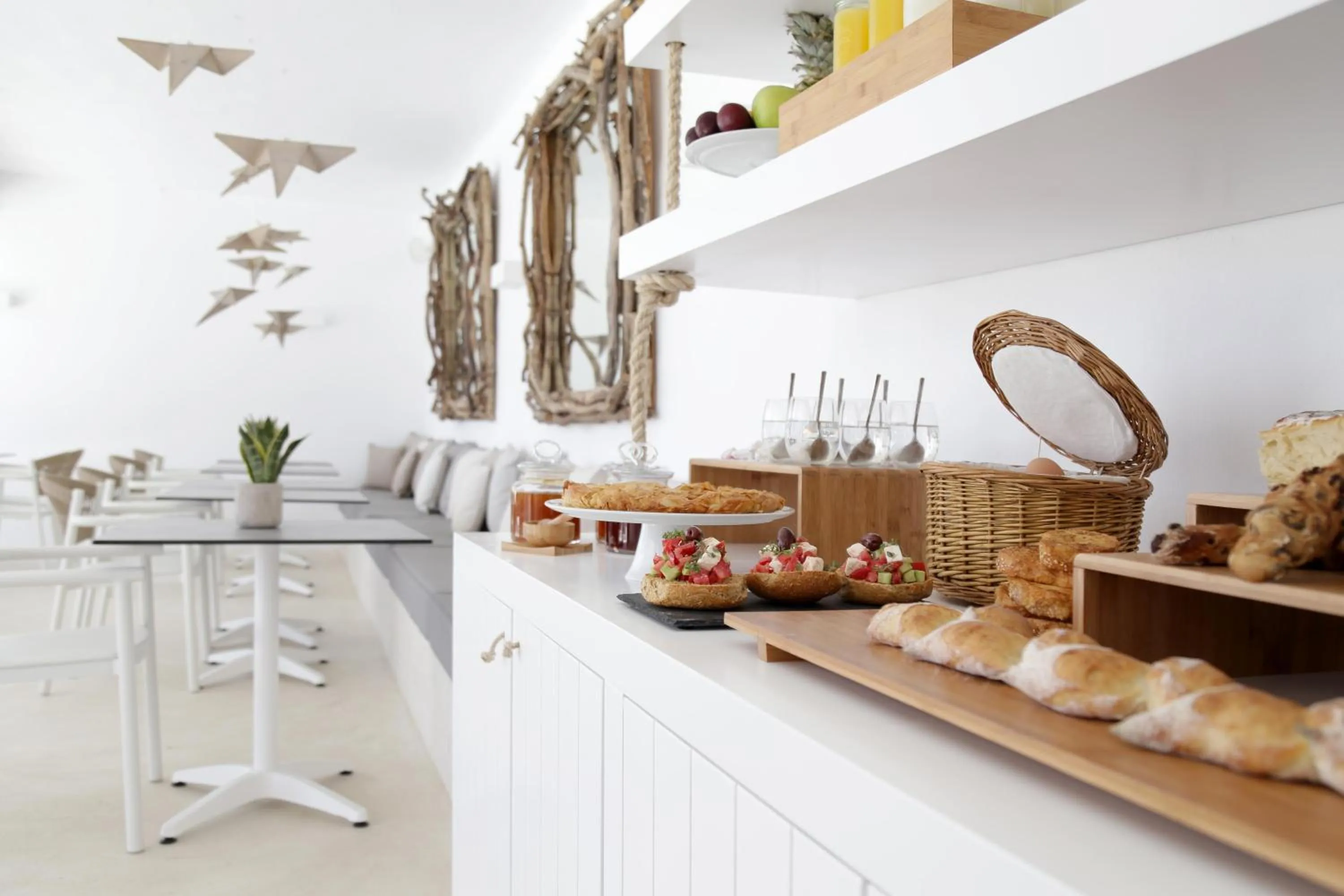 Restaurant/places to eat in Livin Mykonos Hotel - Adults Only