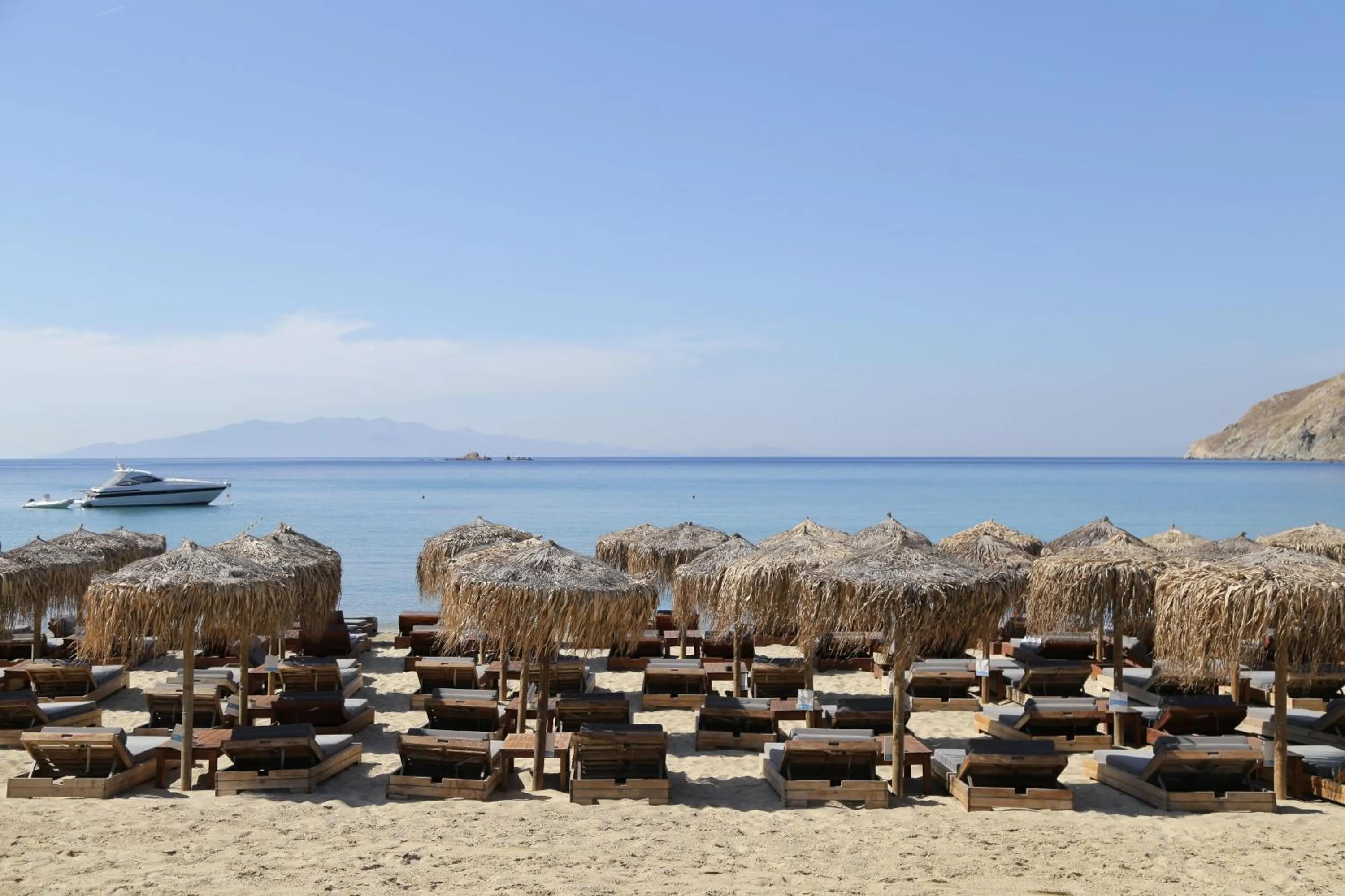 Beach in Livin Mykonos Hotel - Adults Only