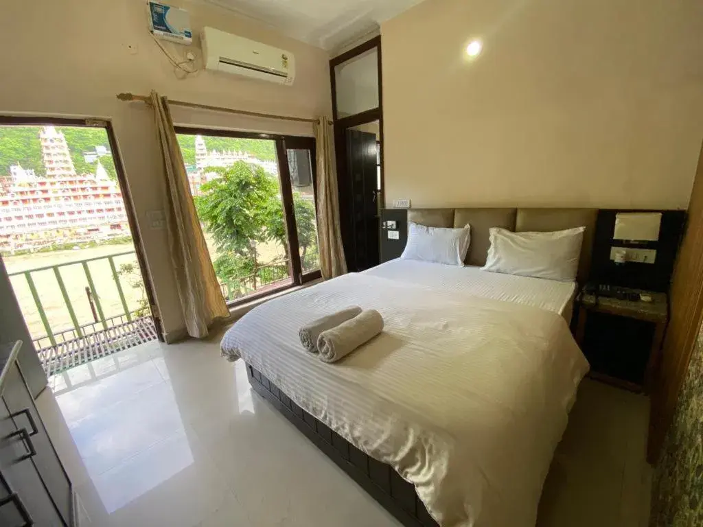 Bed in Kunwar Residency Bed in Kunwar Residency