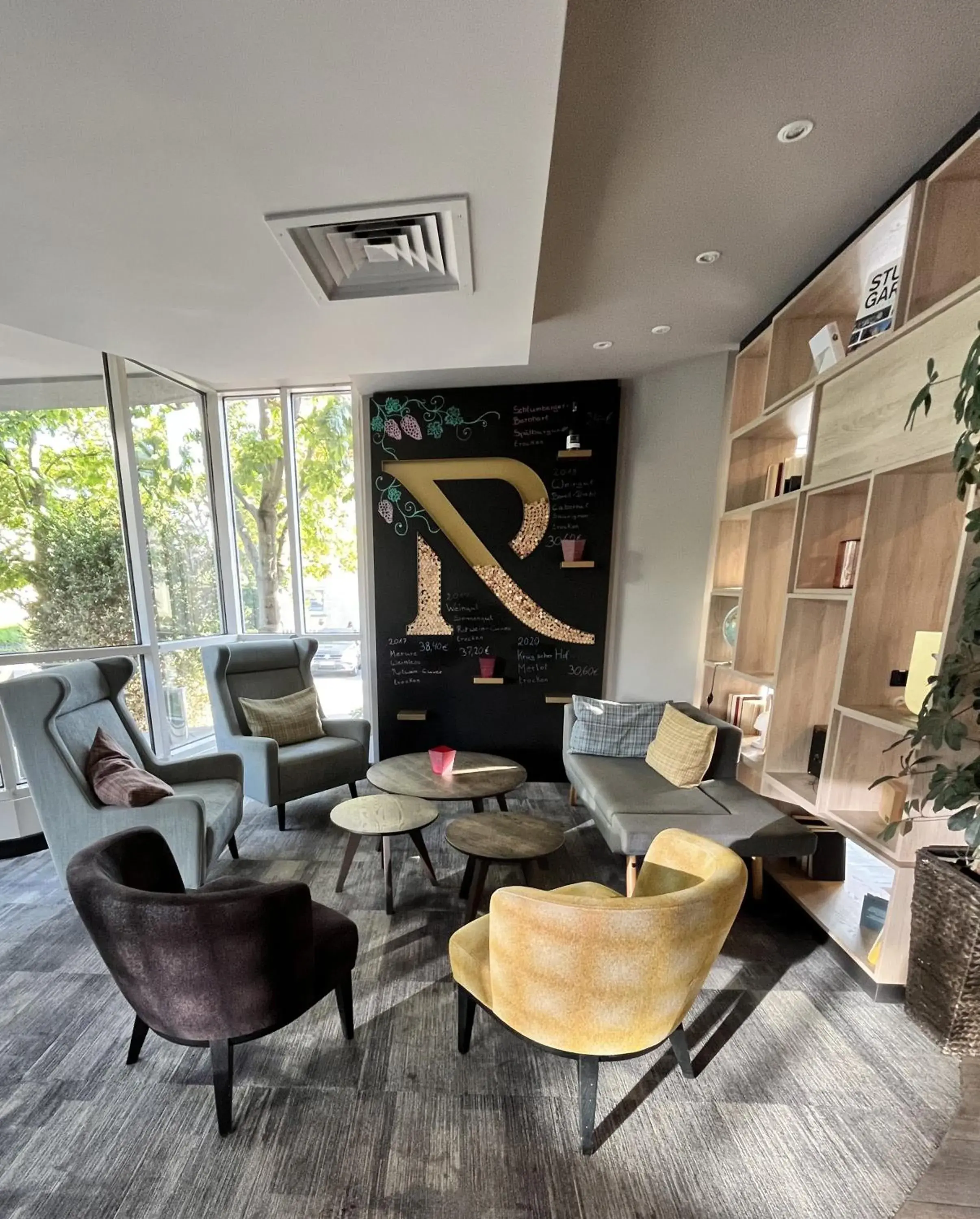 Lobby or reception in Mercure Stuttgart Zuffenhausen Lobby or reception in Mercure Stuttgart Zuffenhausen