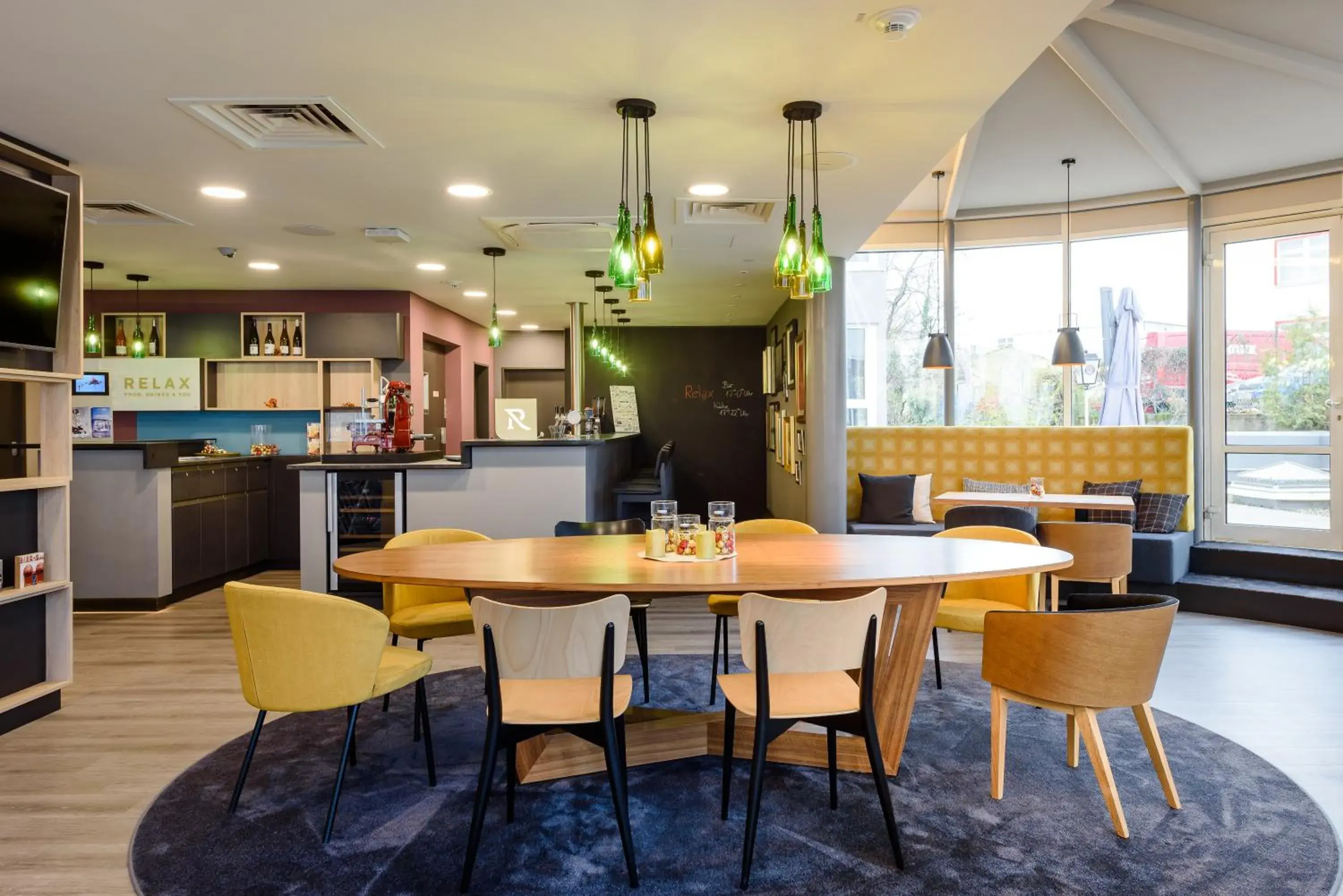 Lounge or bar in Mercure Stuttgart Zuffenhausen Lounge or bar in Mercure Stuttgart Zuffenhausen