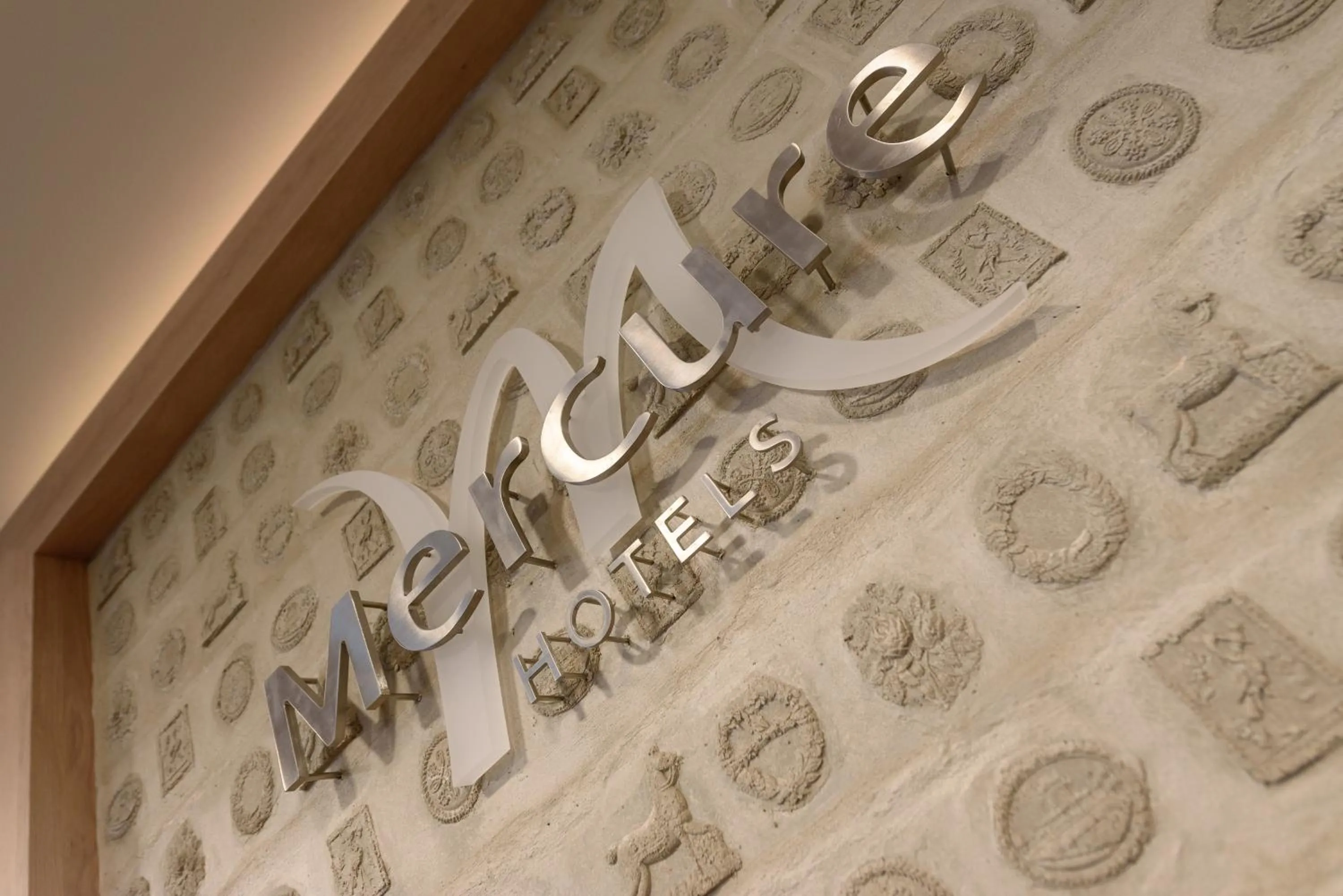 Property logo or sign in Mercure Stuttgart Zuffenhausen