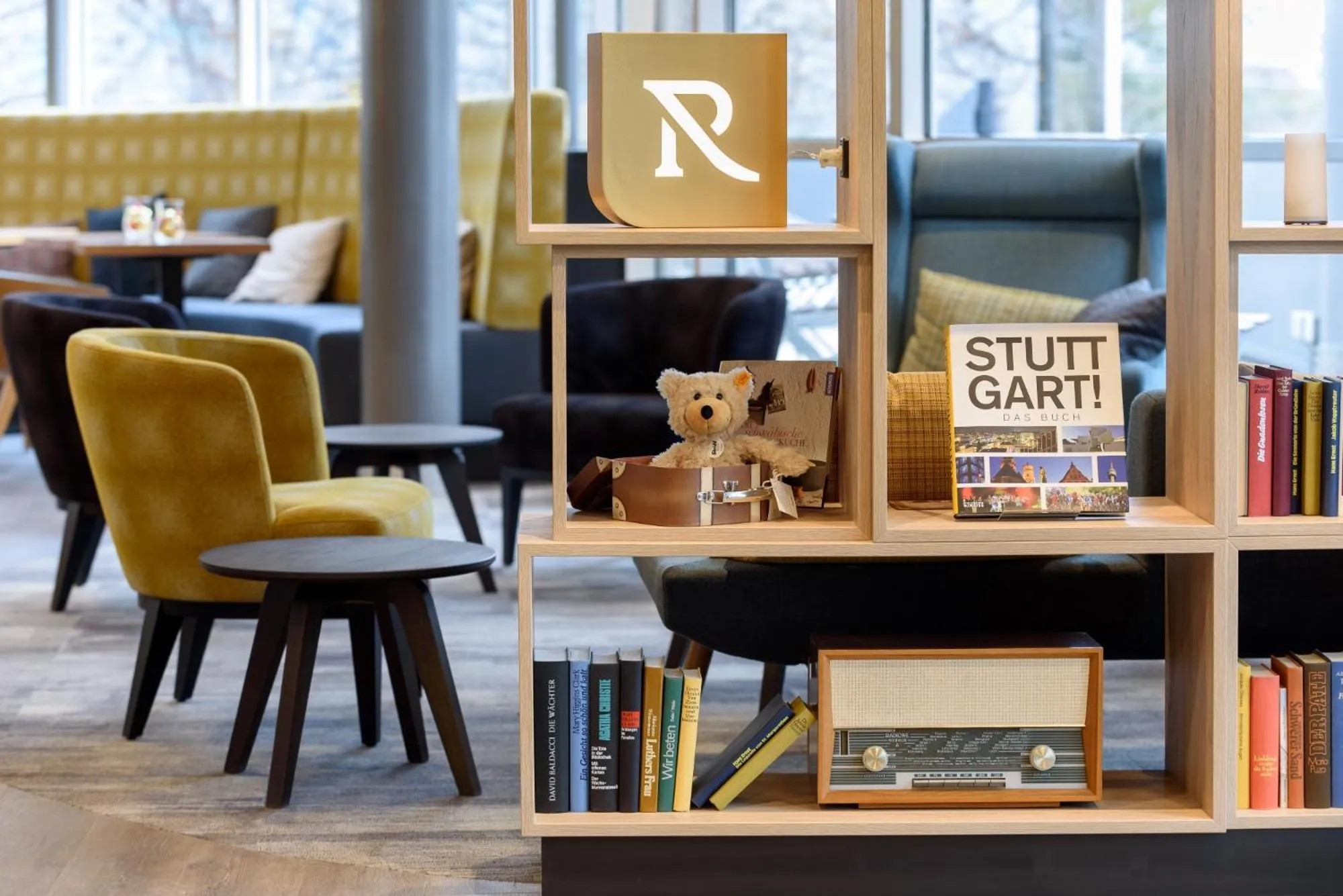 Lobby or reception in Mercure Stuttgart Zuffenhausen