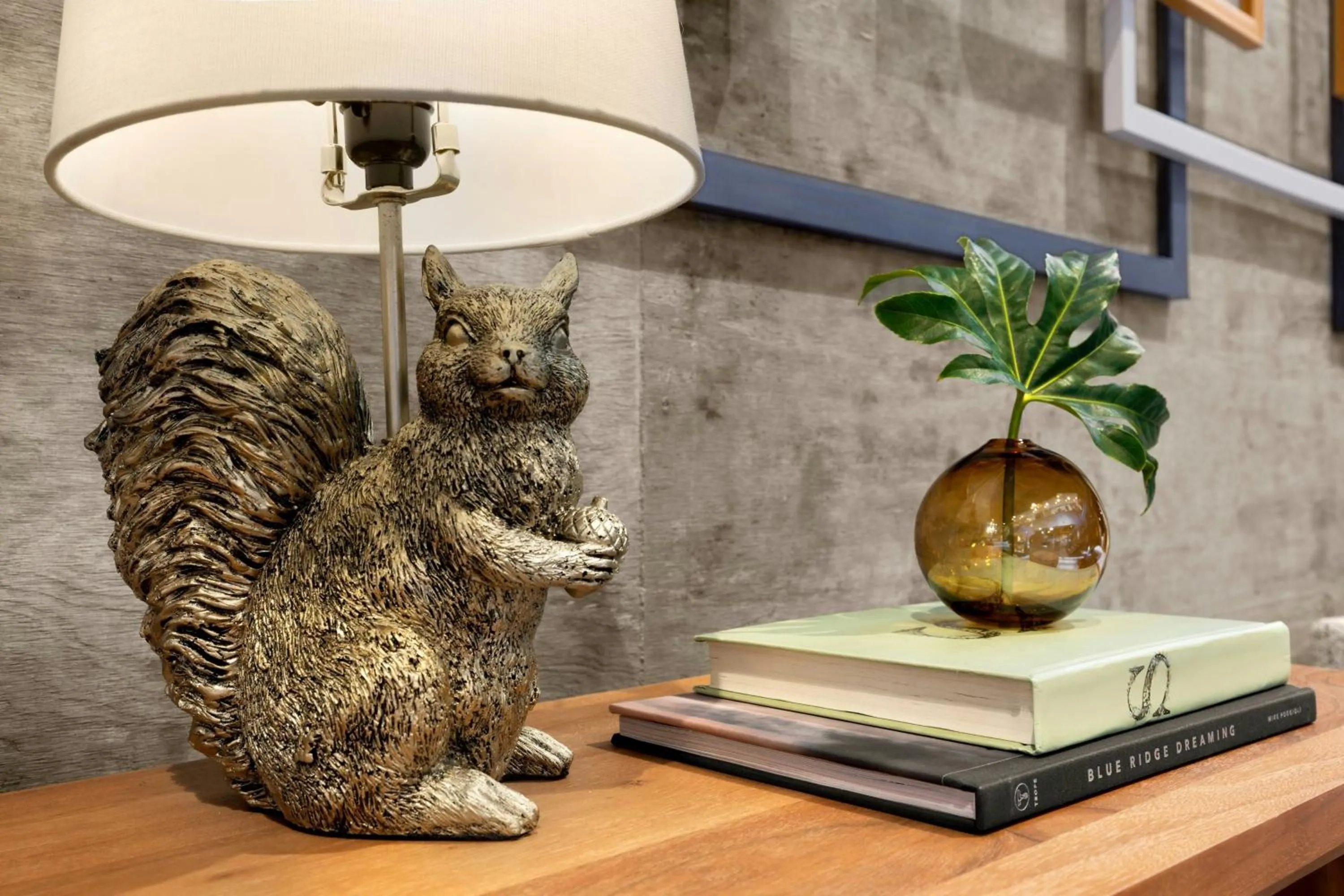 Lounge or bar in The Casso, Raleigh, a Tribute Portfolio Hotel