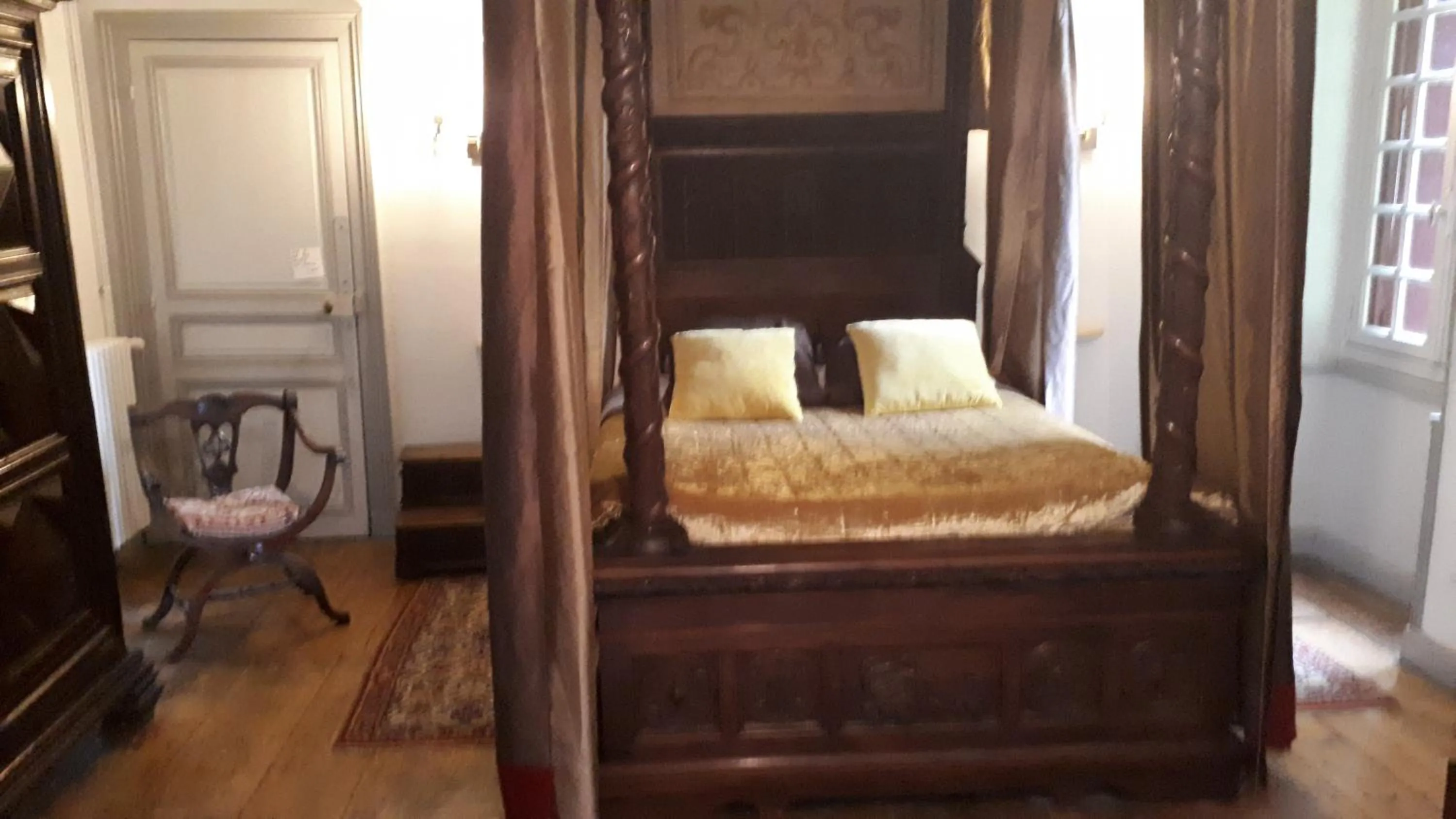 Bed in La Cure du Maine Charles