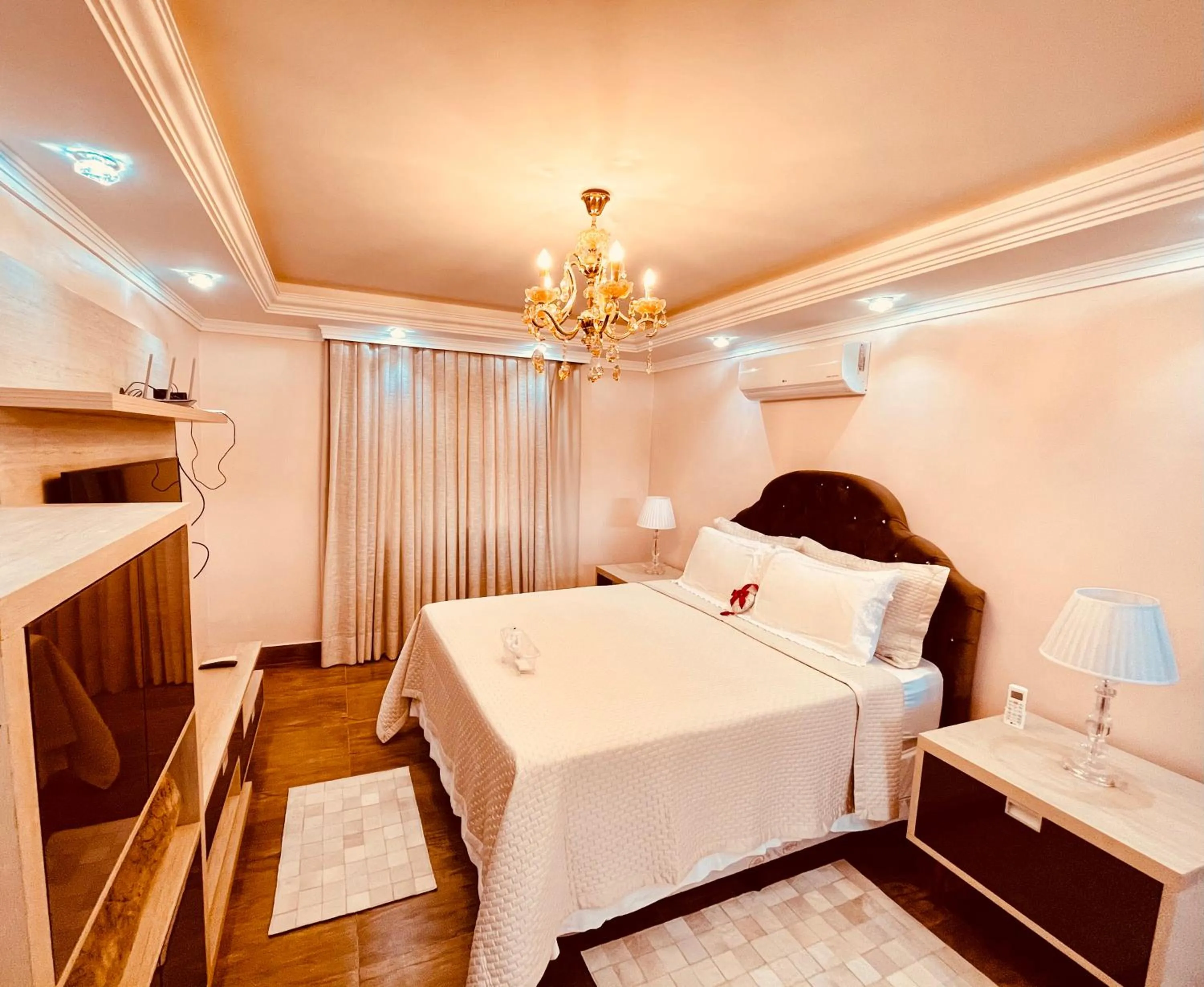 Photo of the whole room, Bed in Hope Valley Adventure Resort