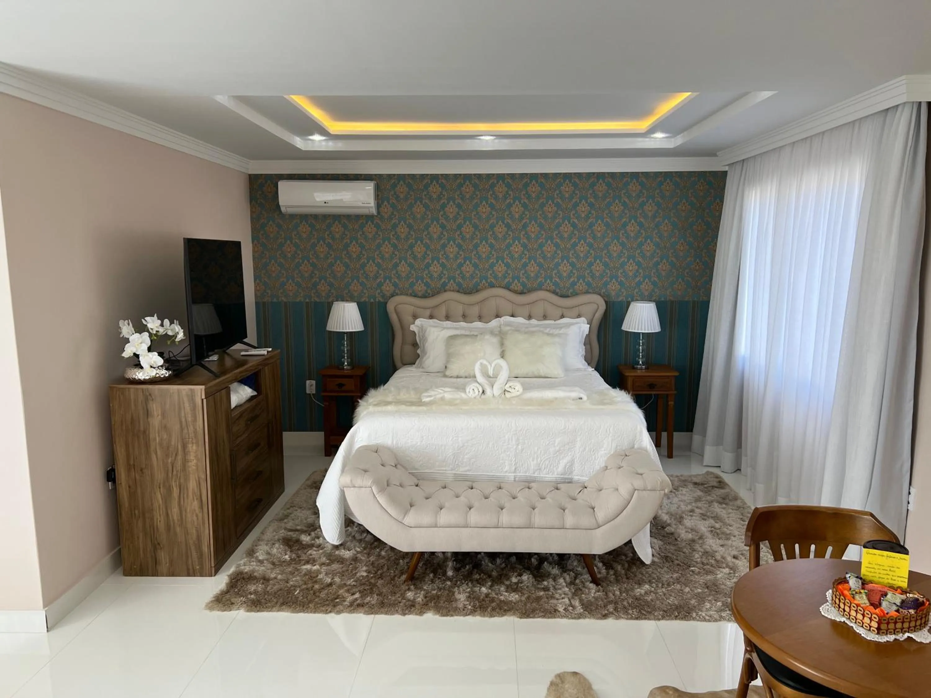 Photo of the whole room, Bed in Hope Valley Adventure Resort