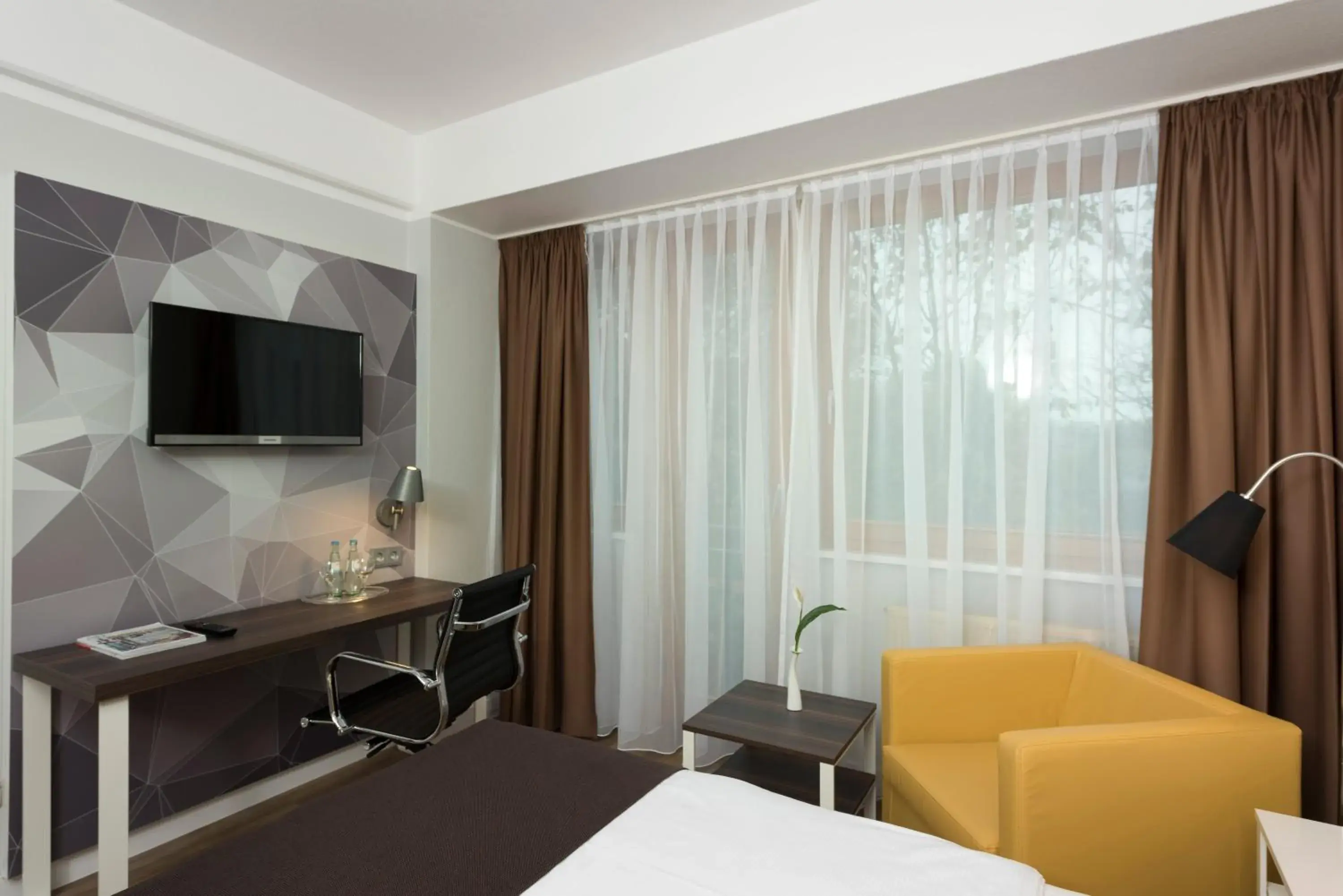 TV and multimedia, Bed in Best Western Hotel Braunschweig Seminarius TV and multimedia, Bed in Best Western Hotel Braunschweig Seminarius