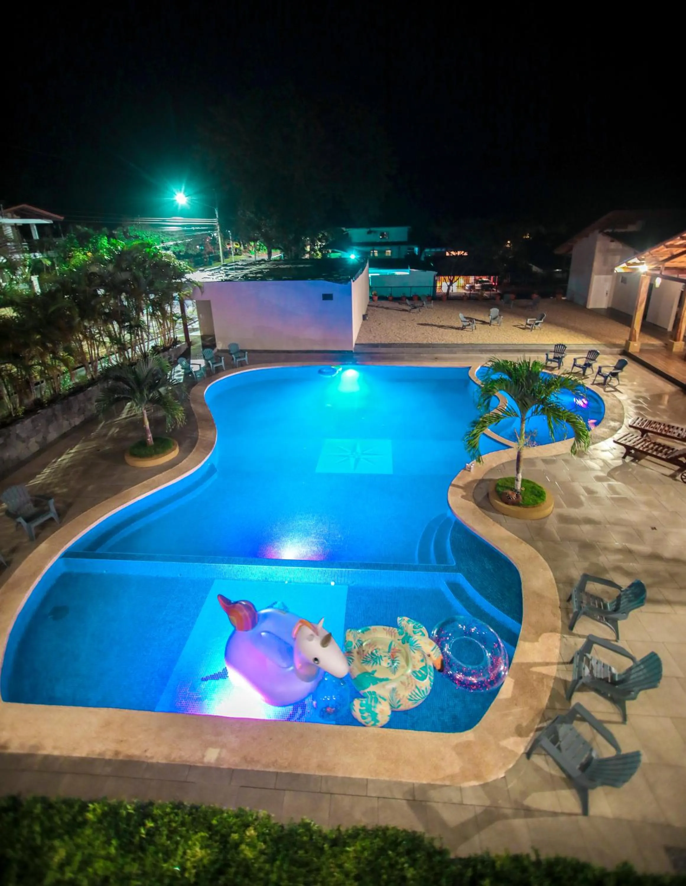 Pool view in Hotel Amira