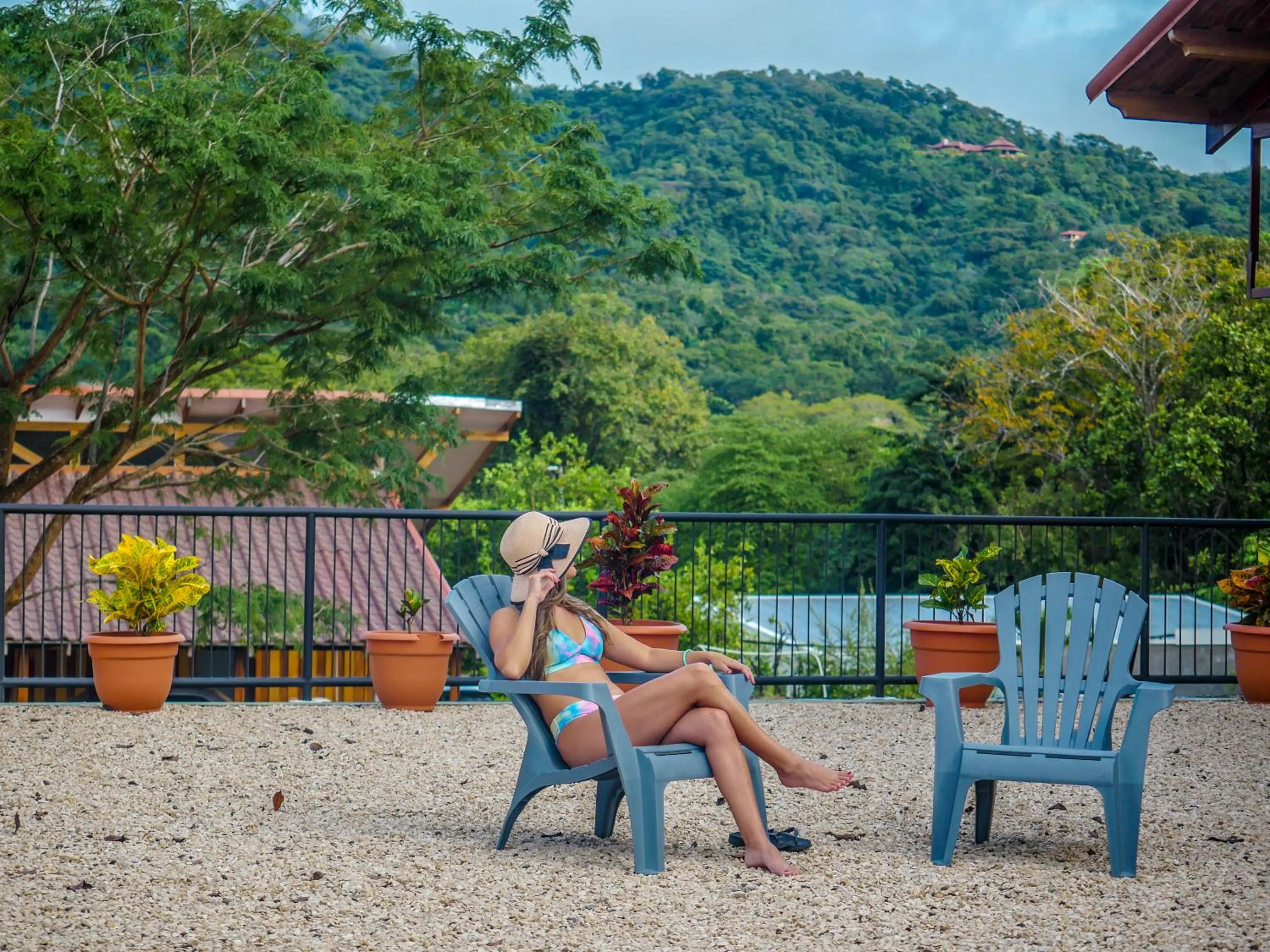 People in Hotel Amira