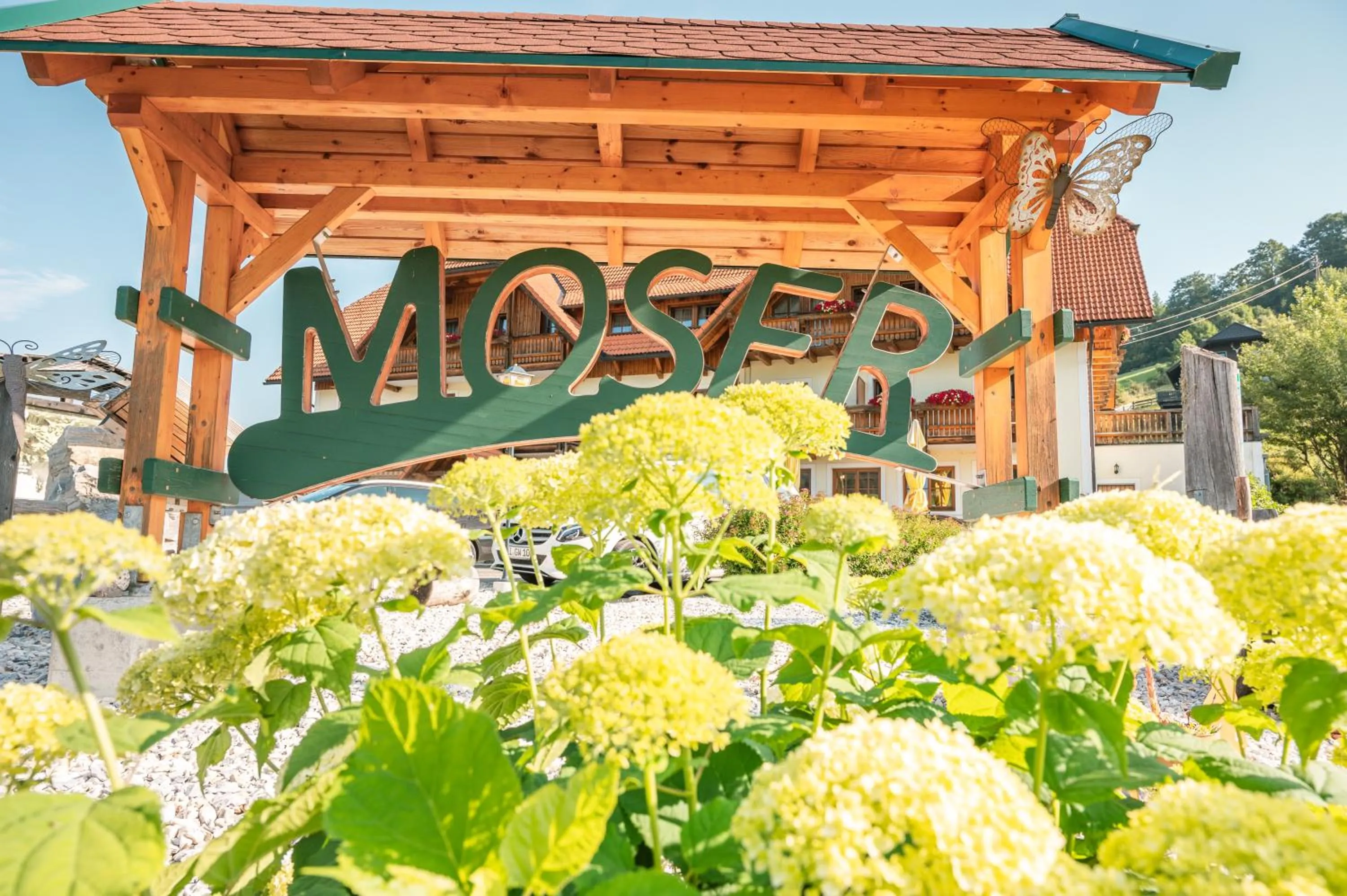 Facade/entrance in Alpengasthof Moser