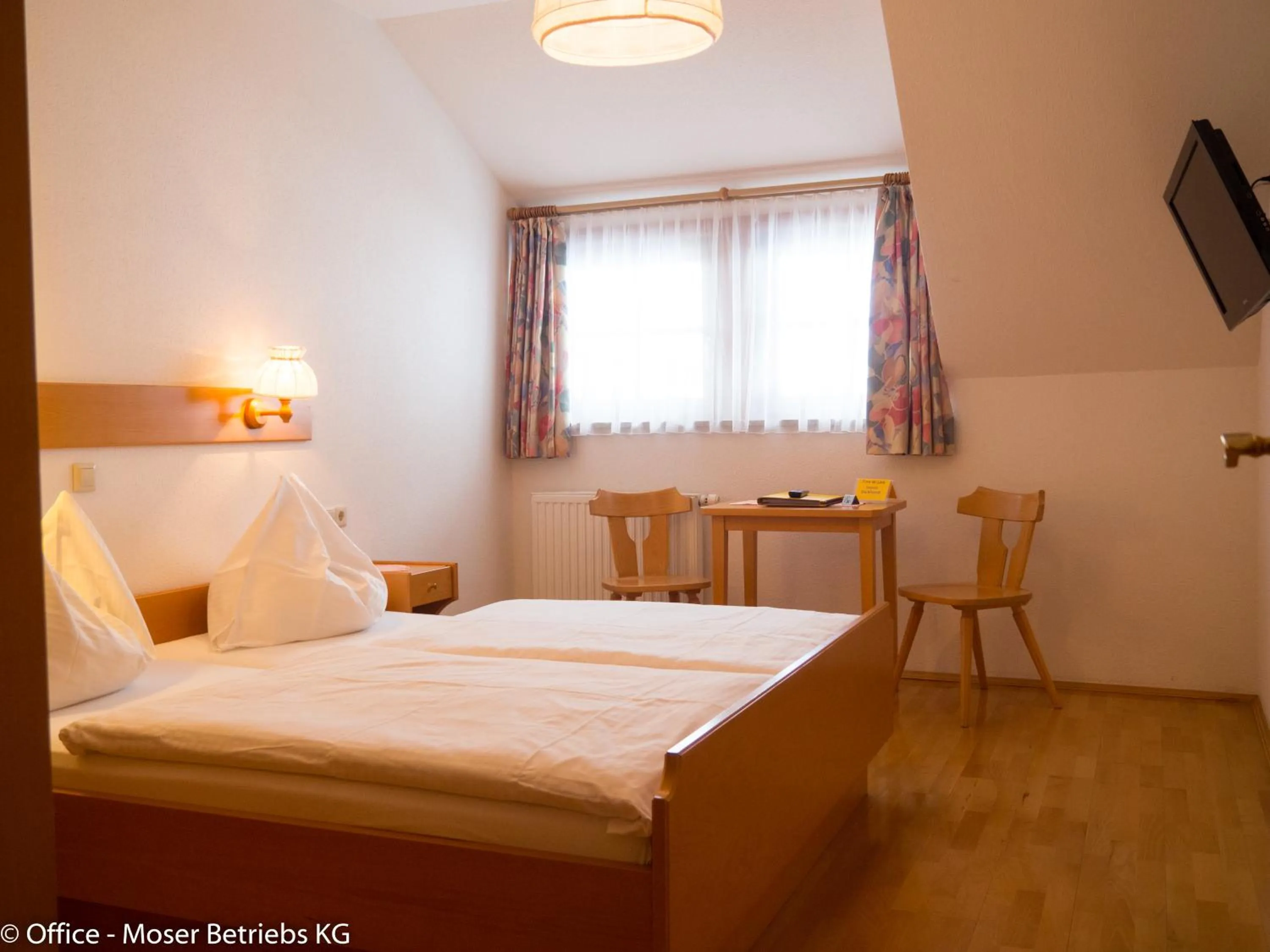 Bed in Alpengasthof Moser