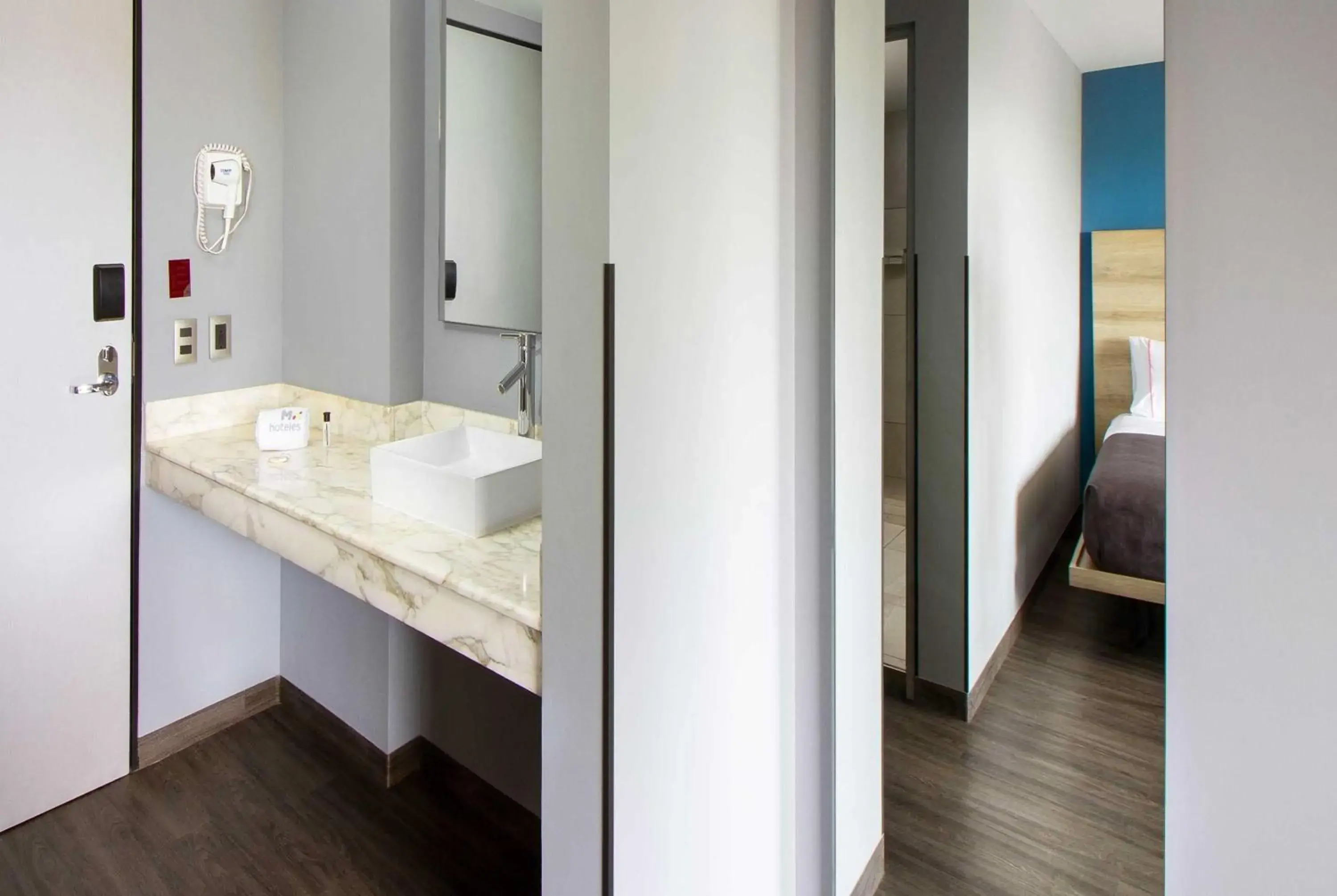 Bathroom in Hotel MX lagunilla CDMX, Trademark Collection by Wyndham Bathroom in Hotel MX lagunilla CDMX, Trademark Collection by Wyndham