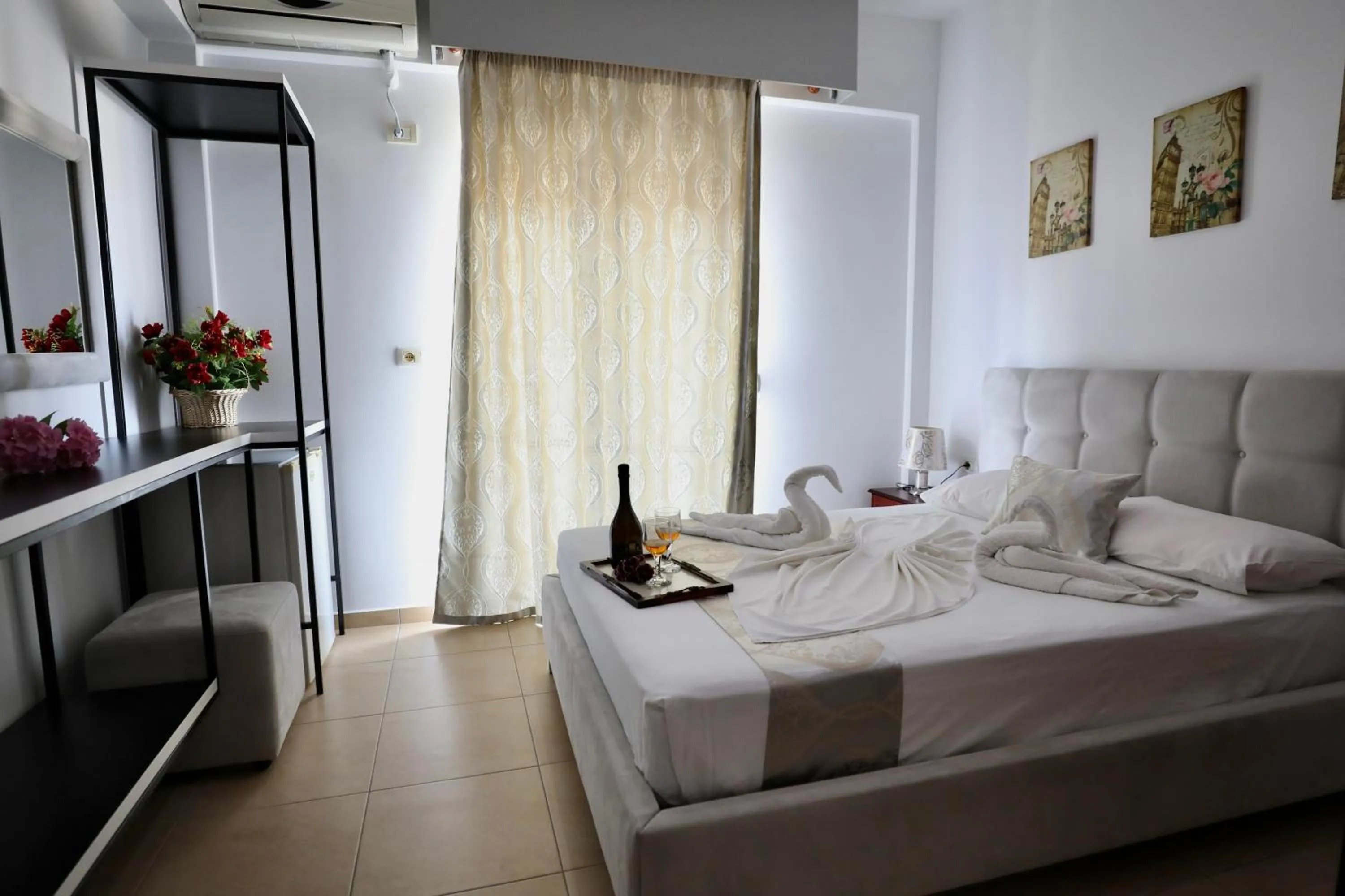 Photo of the whole room in Hotel Soan