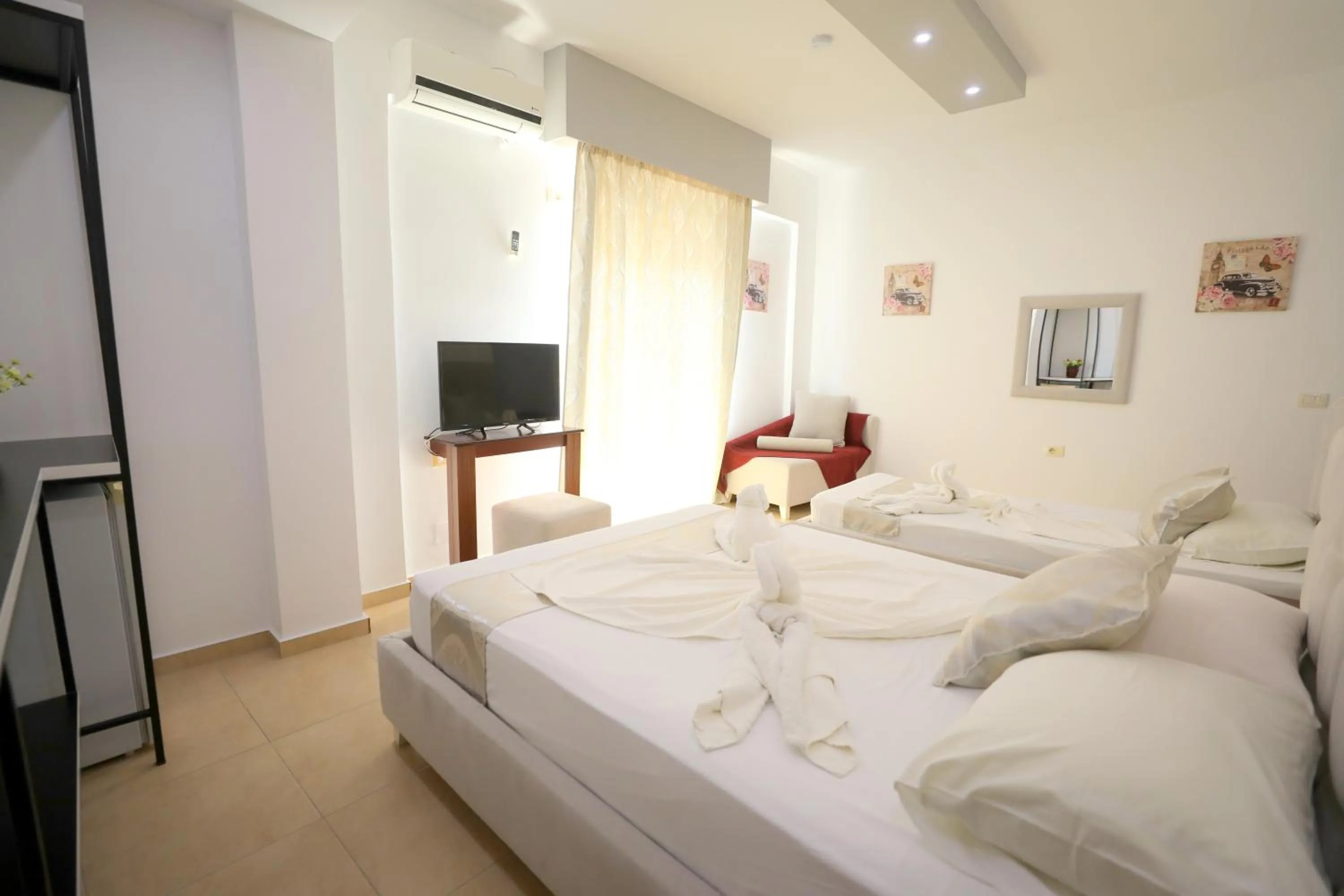 Photo of the whole room in Hotel Soan