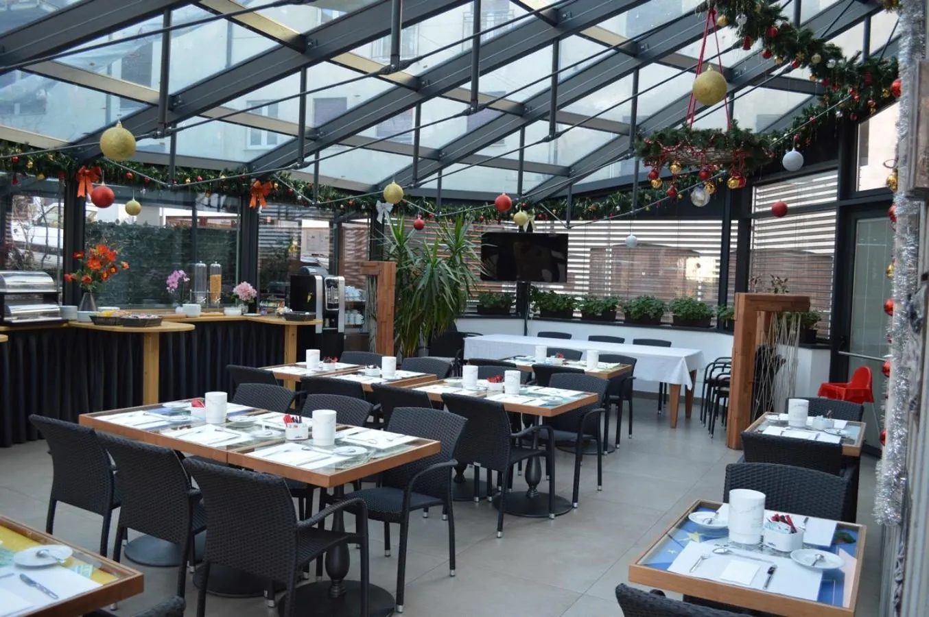 Buffet breakfast in Hotel Villa Regina