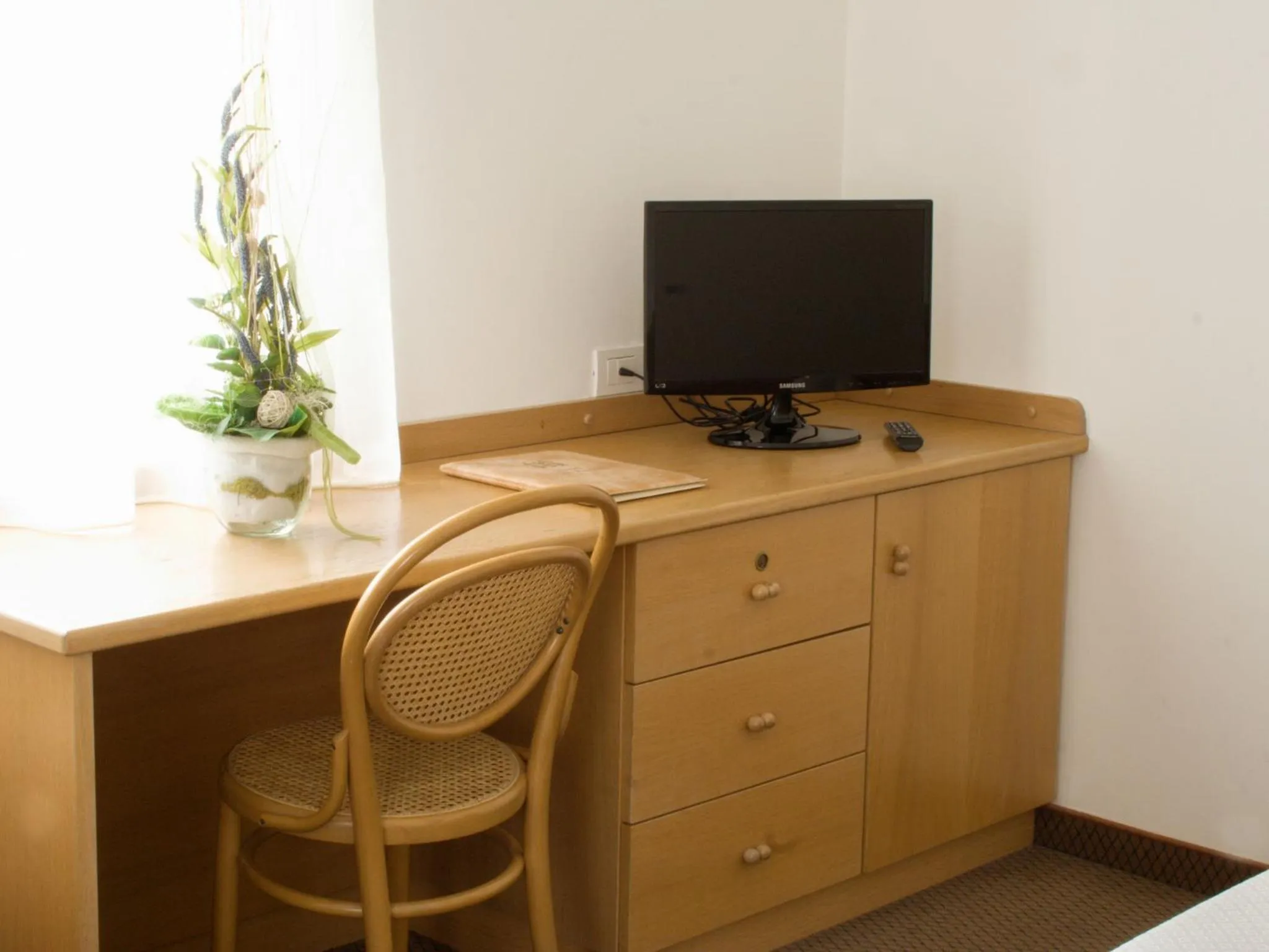 TV and multimedia in Hotel Villa Regina