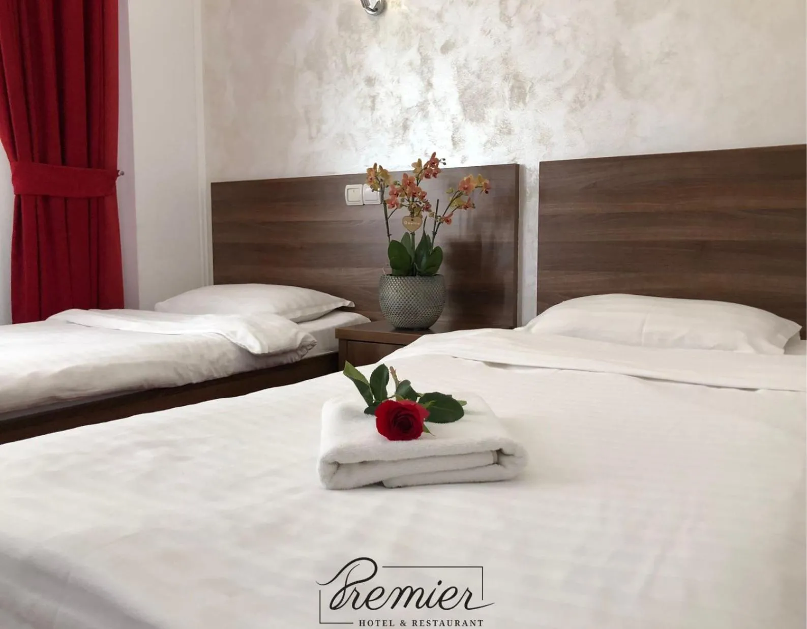 Restaurant/places to eat, Bed in Hotel Premier Botosani