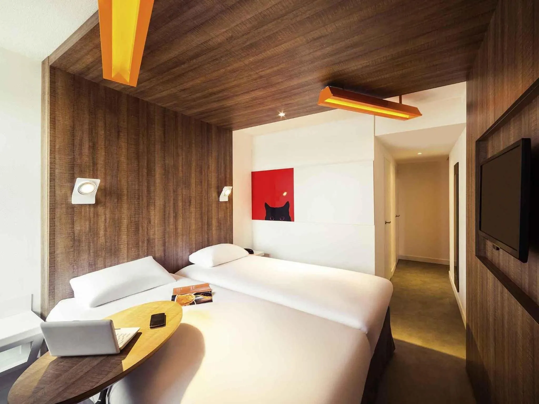 Bedroom, Bed in ibis Styles Niort Poitou Charentes